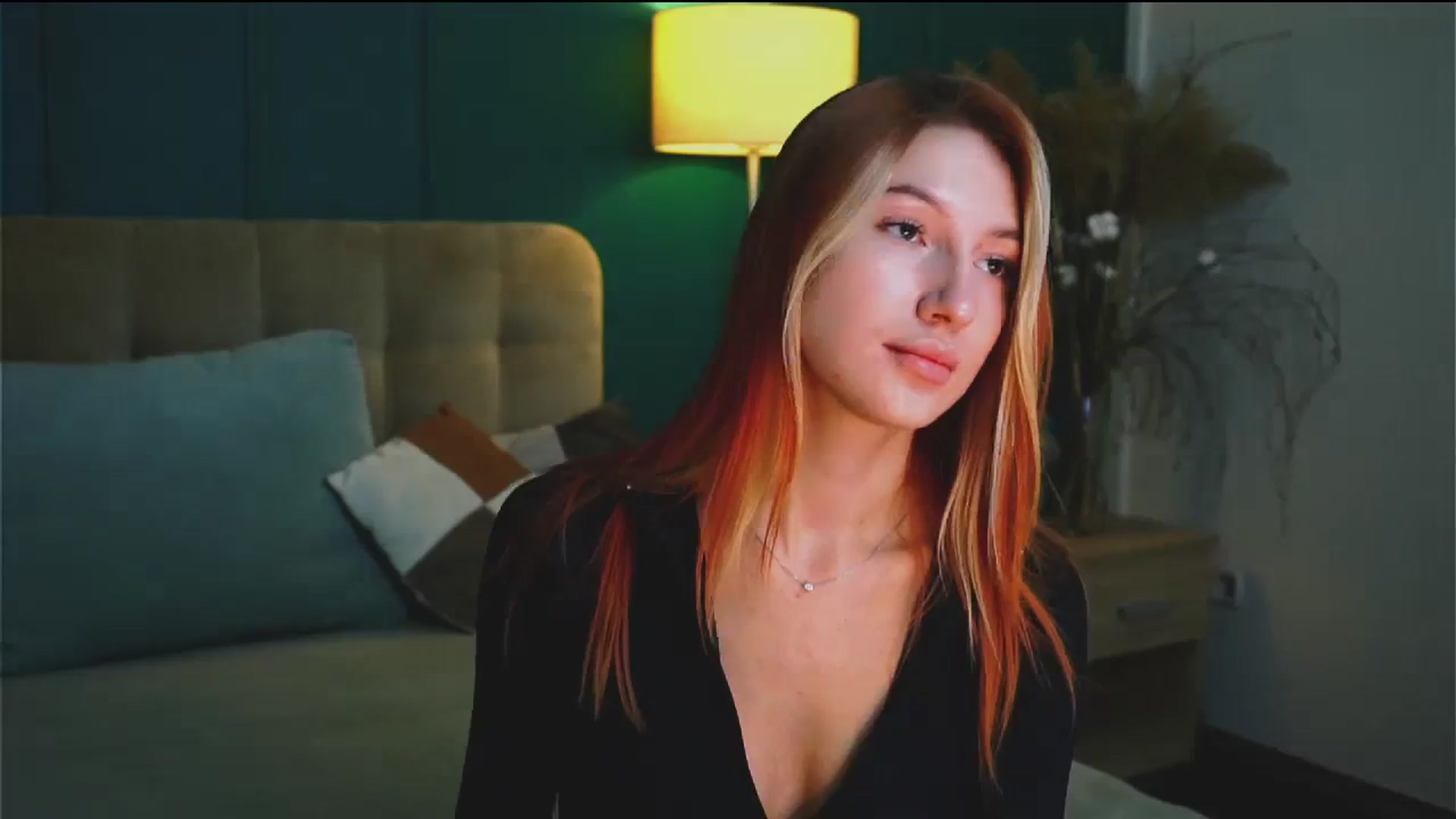 Gallery image thumbnail from LovelyGin's myfreecams stream on, 10/04/2023, 13:36 image 17 of 20