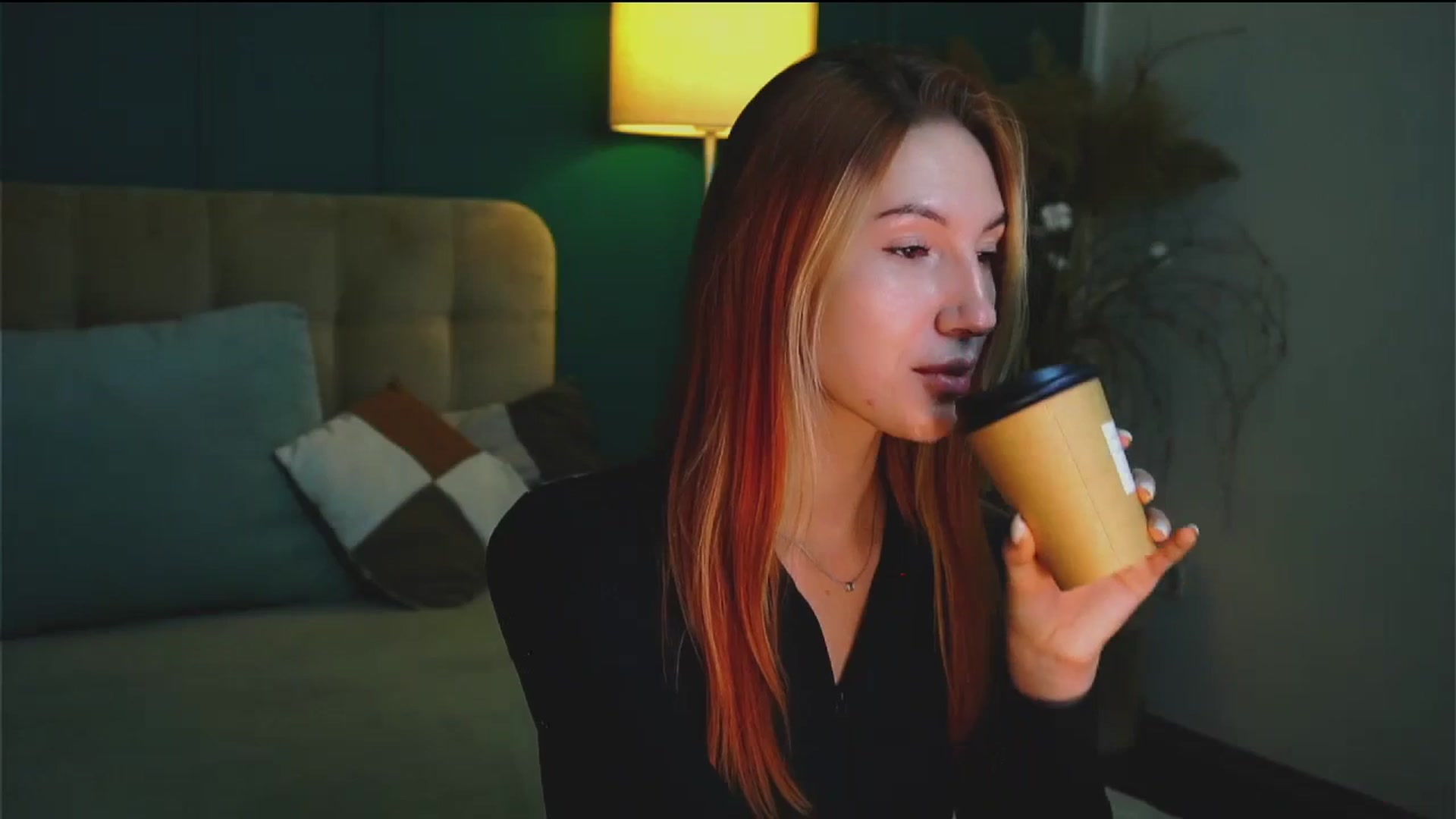 Gallery image thumbnail from LovelyGin's myfreecams stream on, 10/04/2023, 13:36 image 3 of 20