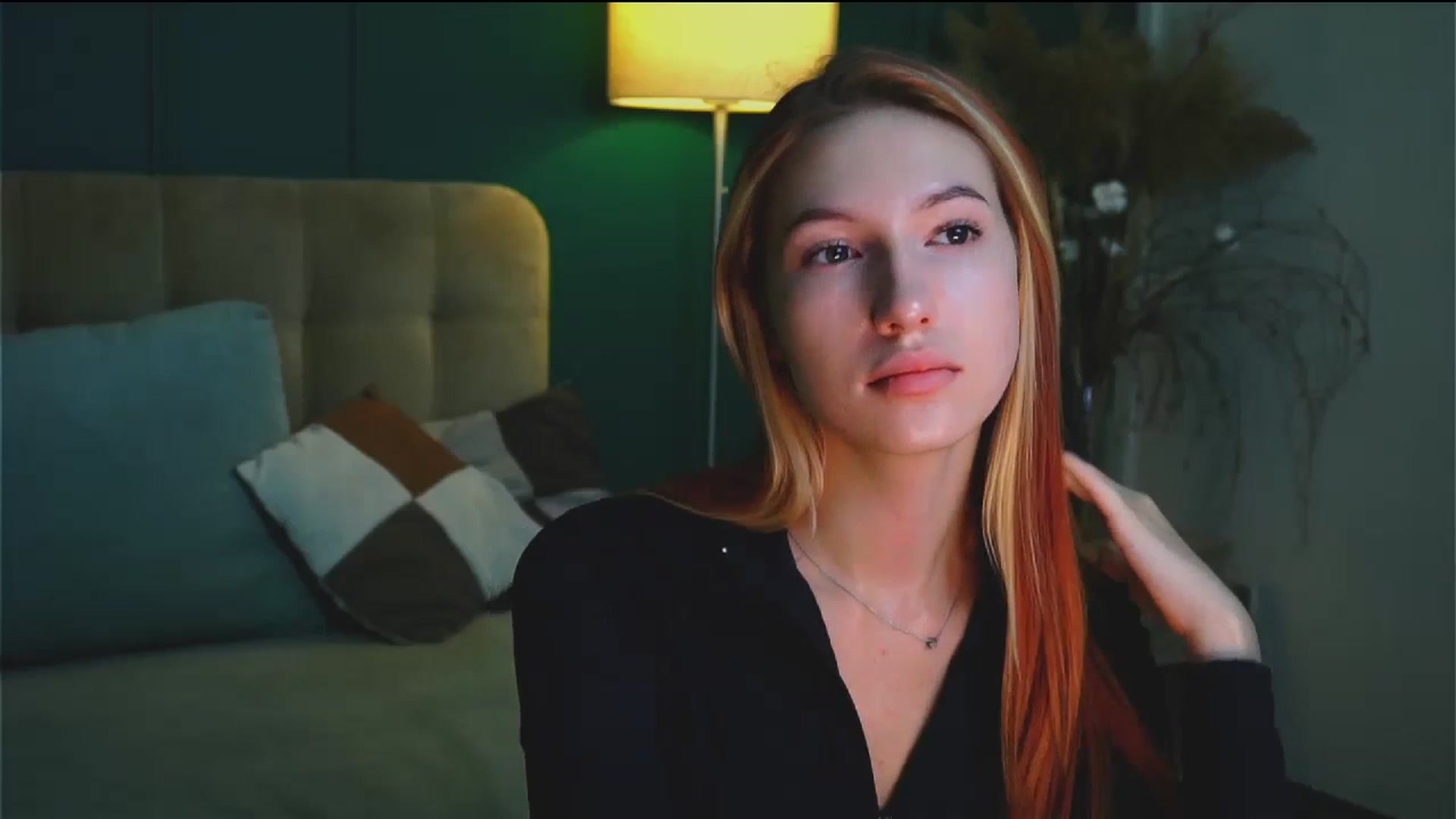 Gallery image thumbnail from LovelyGin's myfreecams stream on, 10/04/2023, 14:09 image 2 of 20