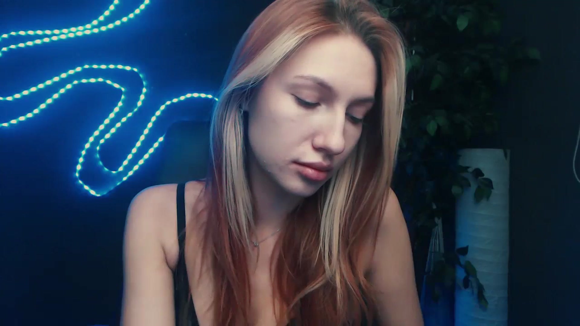 Gallery image thumbnail from LovelyGin's myfreecams stream on, 10/05/2023, 13:15 image 12 of 20