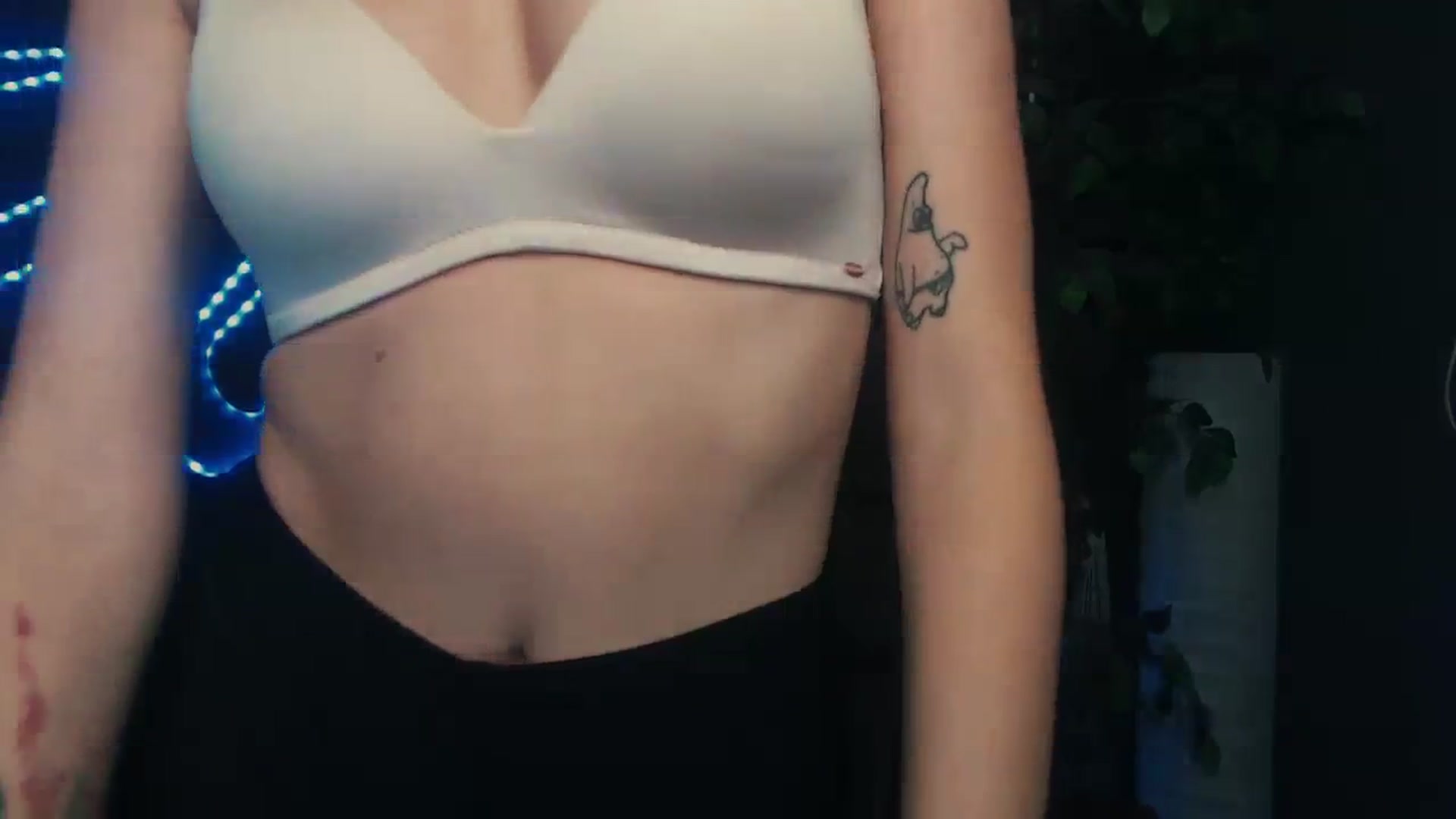 Gallery image thumbnail from LovelyGin's myfreecams stream on, 10/06/2023, 14:12 image 14 of 20