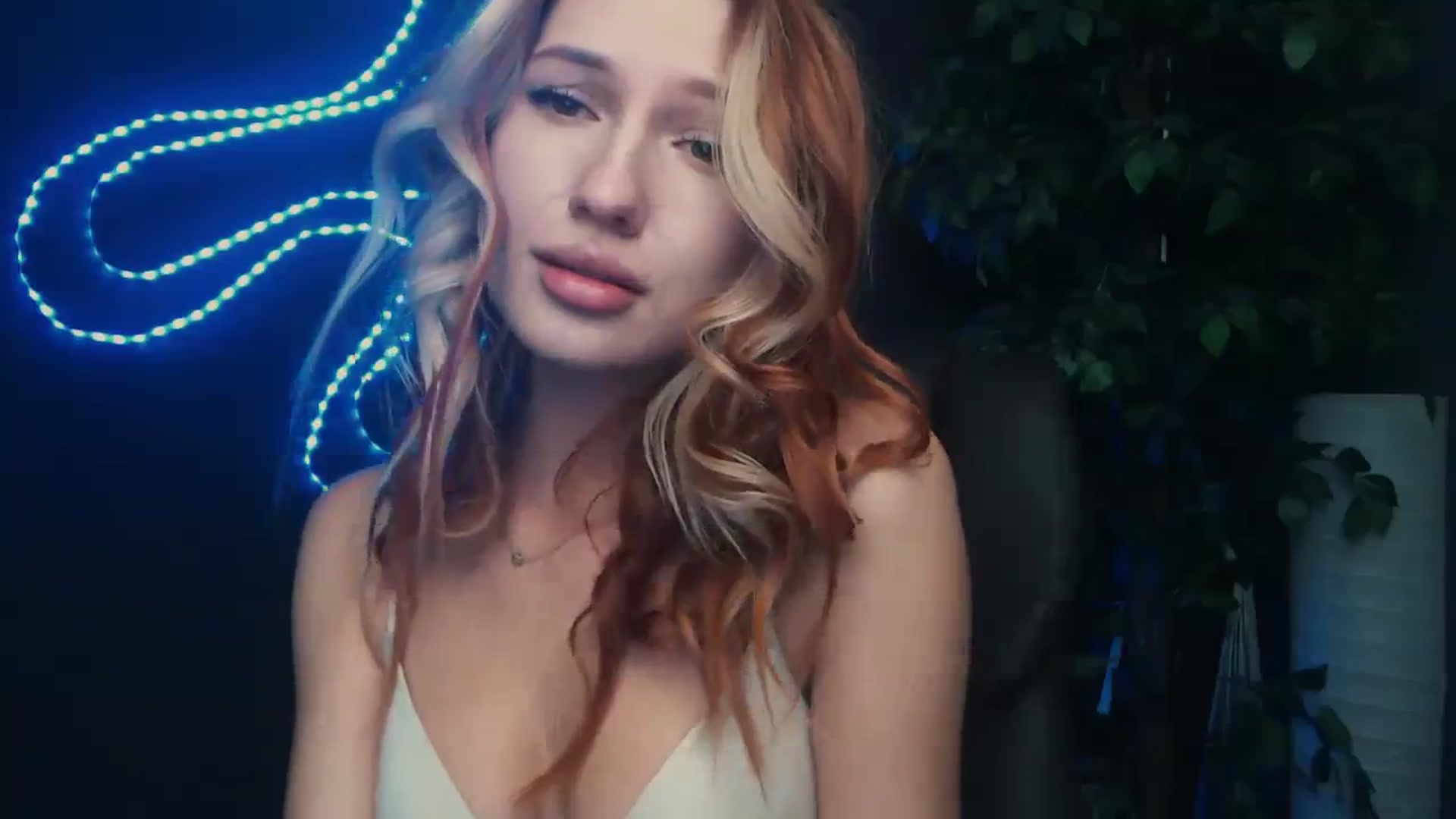 Gallery image thumbnail from LovelyGin's myfreecams stream on, 10/06/2023, 14:12 image 3 of 20
