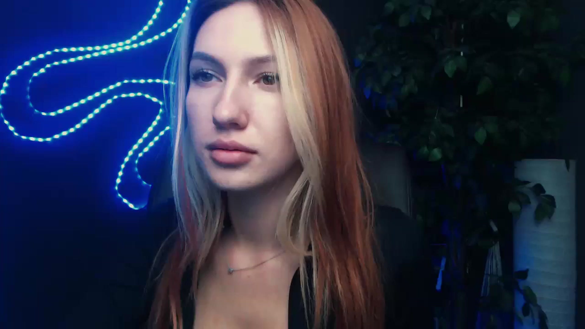 Gallery image thumbnail from LovelyGin's myfreecams stream on, 10/10/2023, 14:58 image 17 of 20