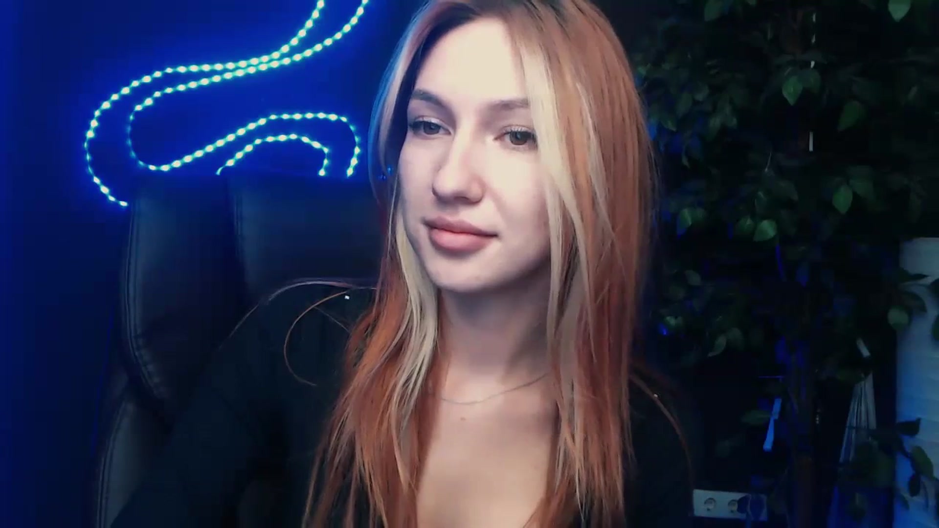 Gallery image thumbnail from LovelyGin's myfreecams stream on, 10/10/2023, 16:39 image 17 of 20