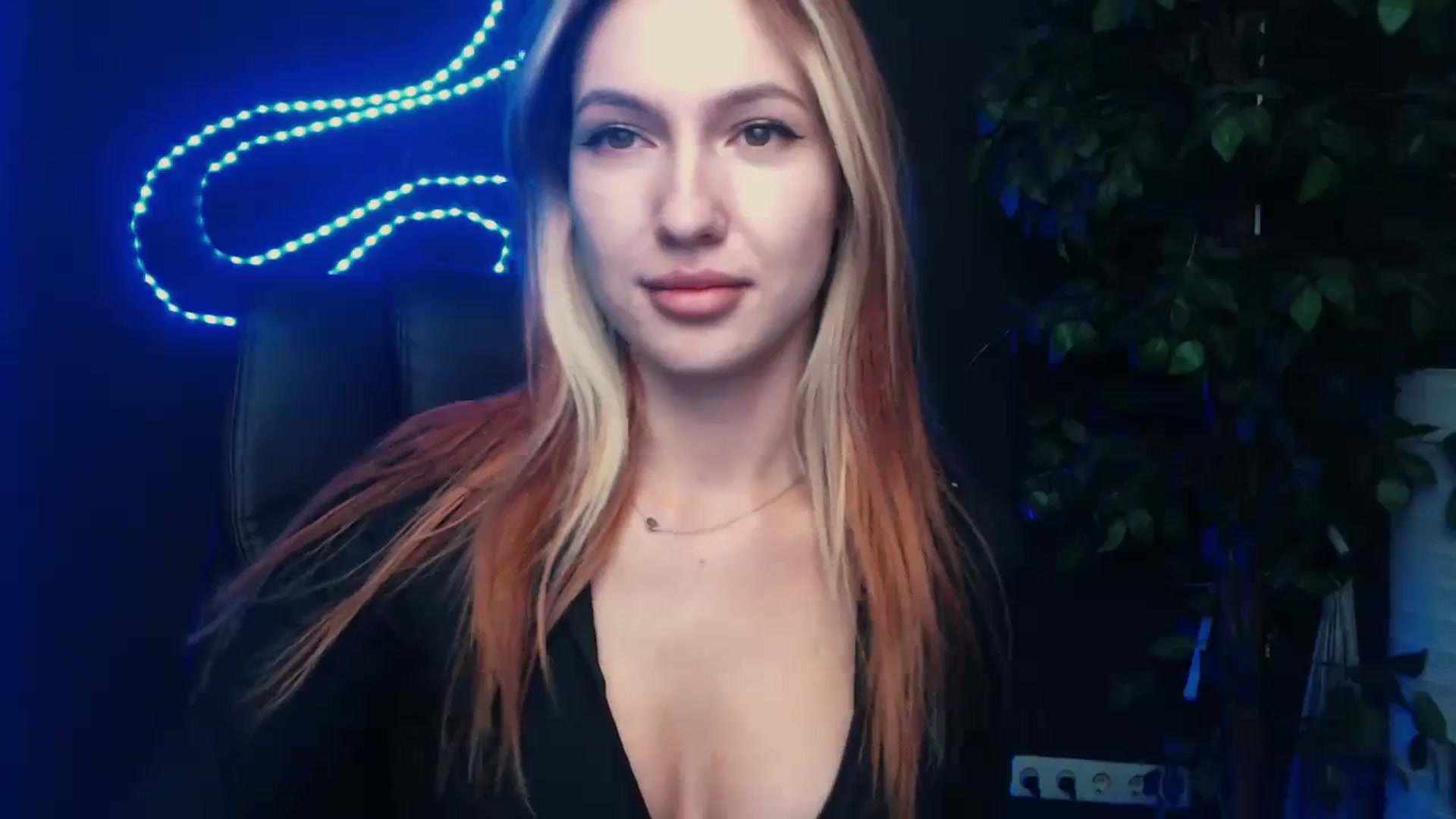 Gallery image thumbnail from LovelyGin's myfreecams stream on, 10/10/2023, 16:39 image 5 of 20