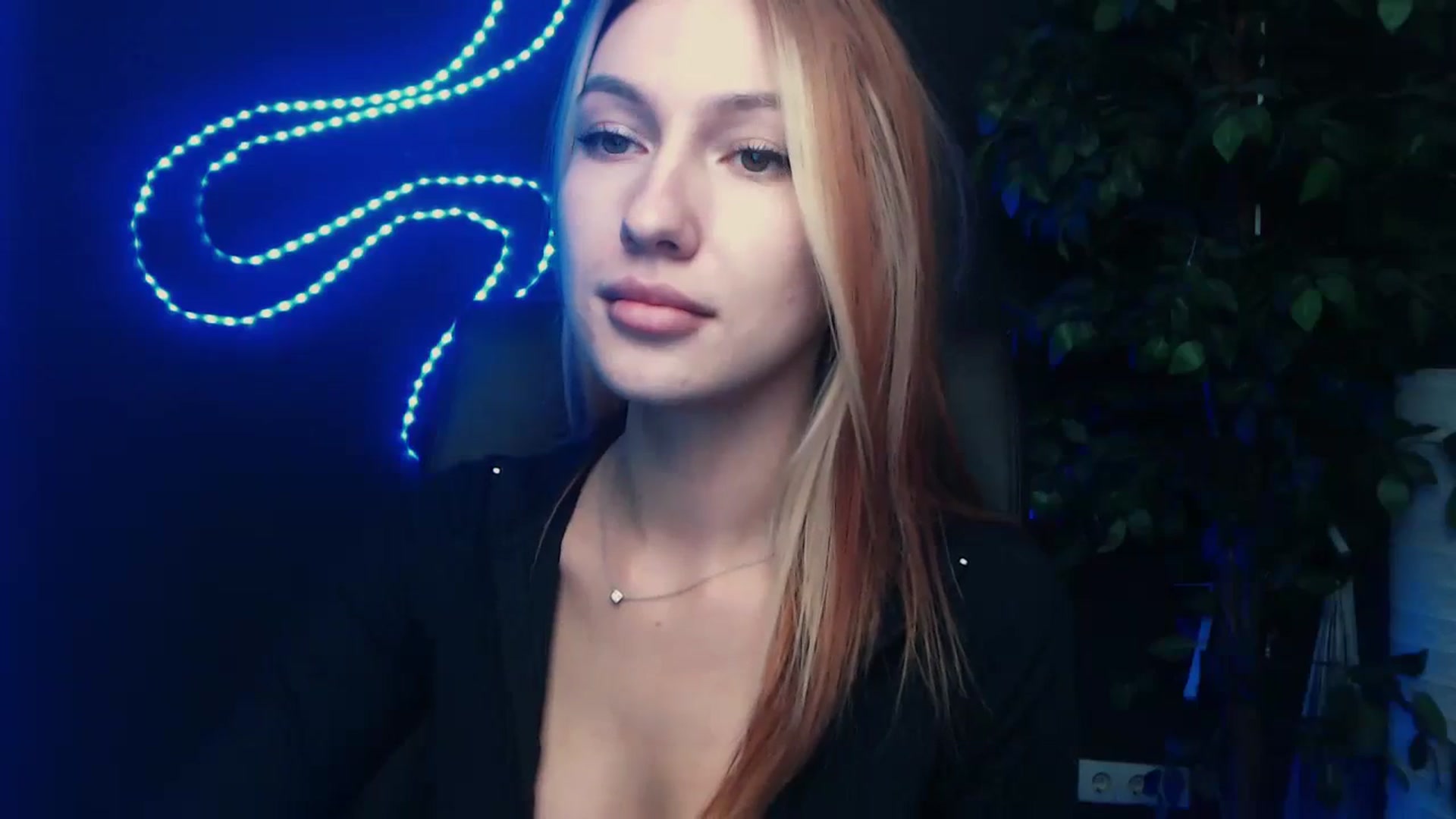 Gallery image thumbnail from LovelyGin's myfreecams stream on, 10/10/2023, 16:39 image 3 of 20