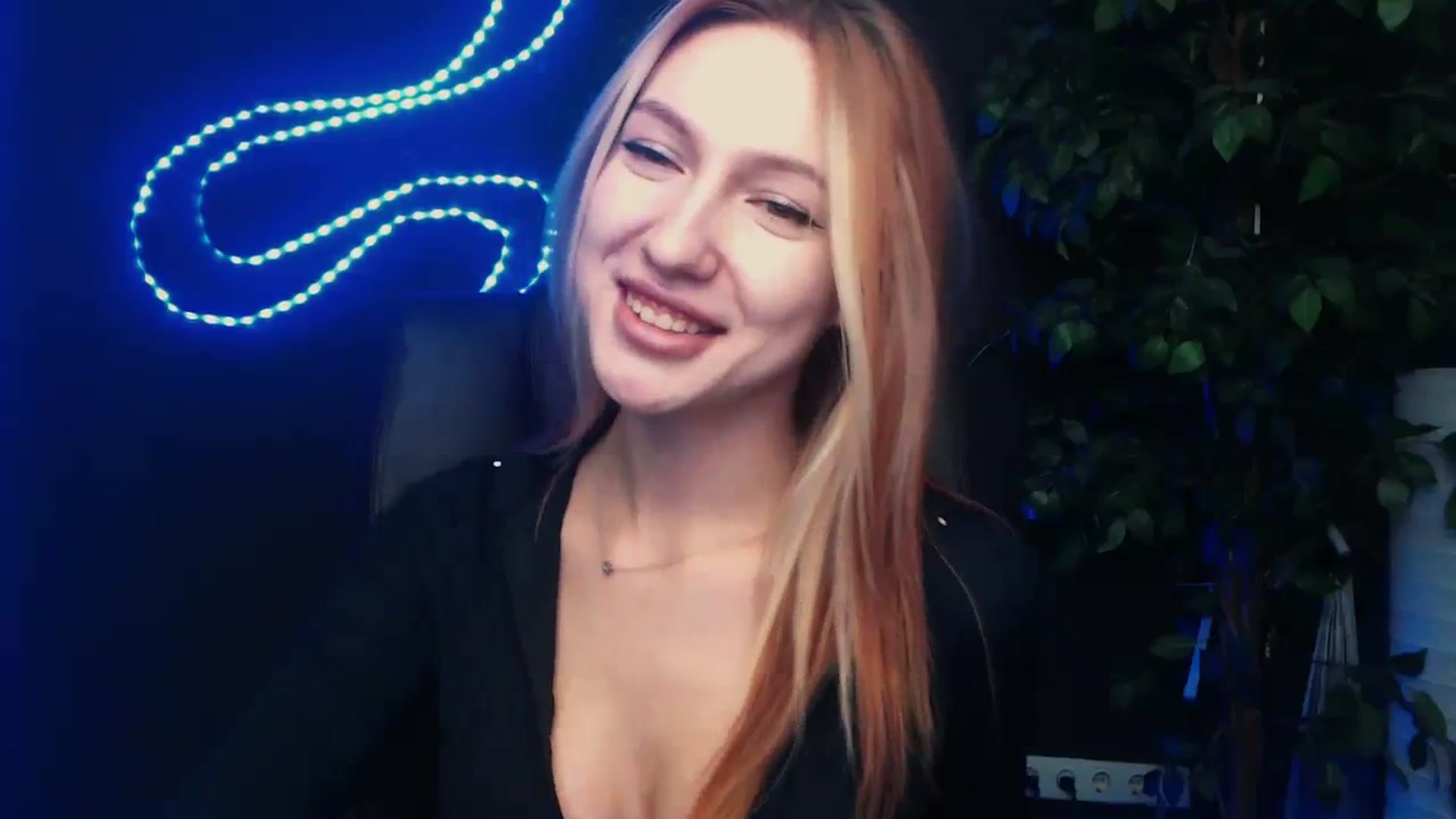 Gallery image thumbnail from LovelyGin's myfreecams stream on, 10/10/2023, 16:39 image 4 of 20