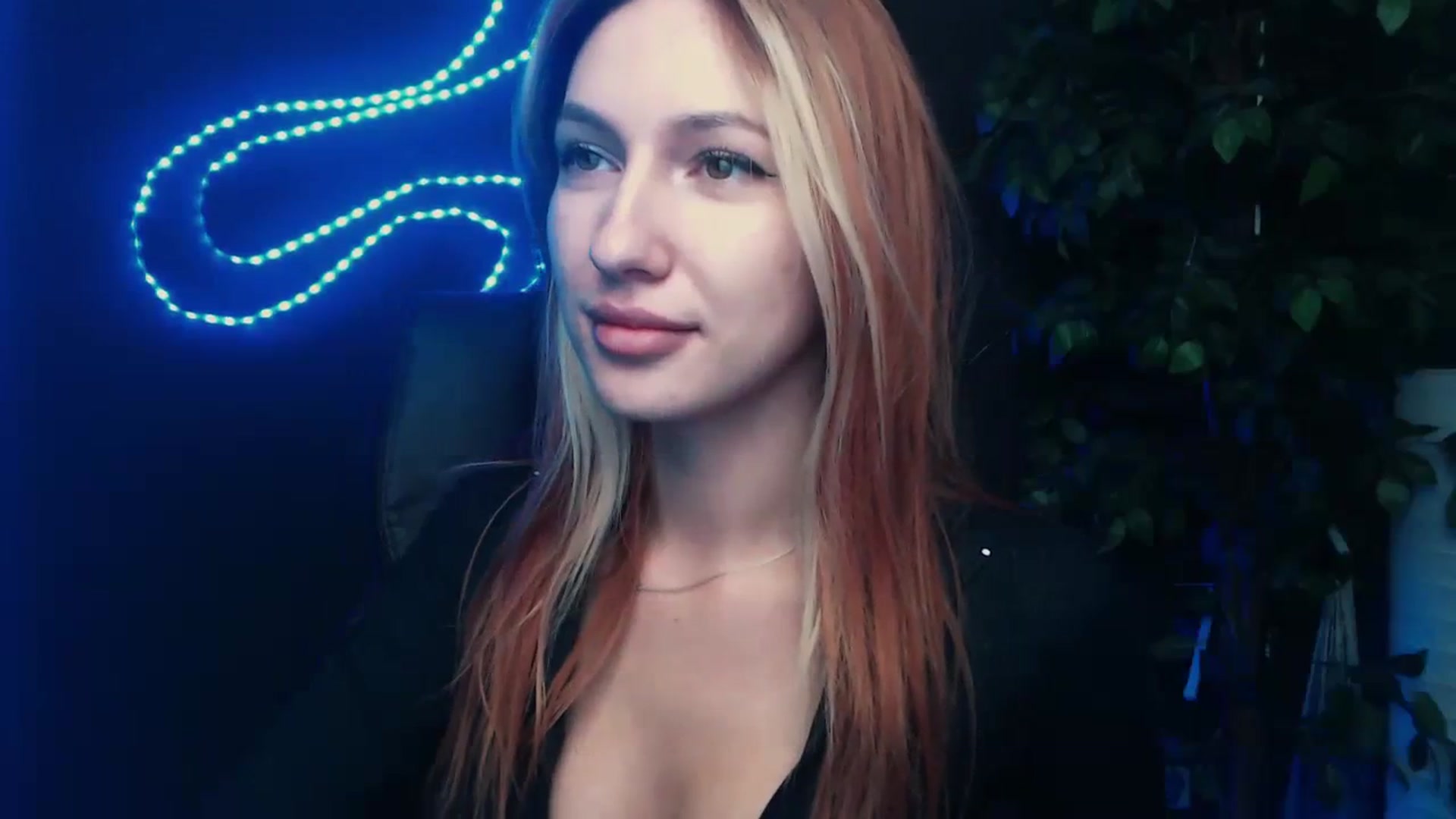 Gallery image thumbnail from LovelyGin's myfreecams stream on, 10/10/2023, 16:39 image 7 of 20