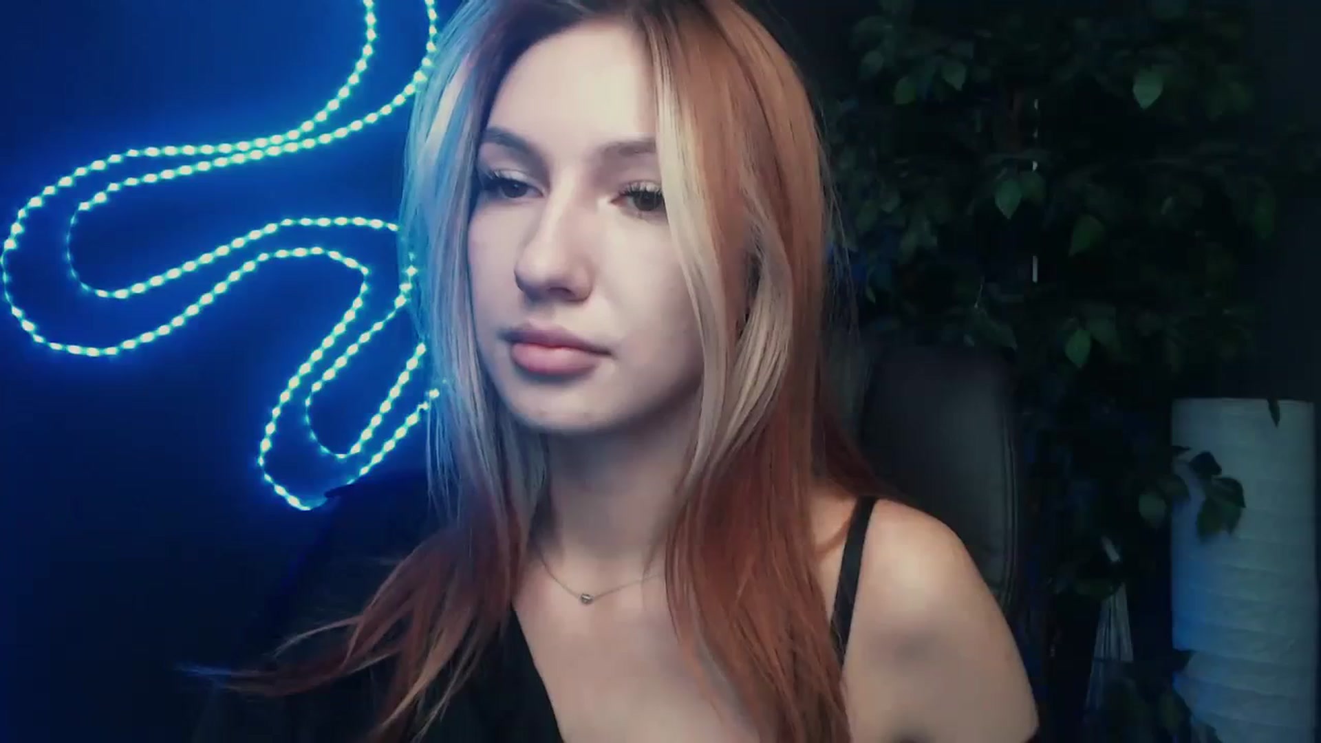 Gallery image thumbnail from LovelyGin's myfreecams stream on, 10/13/2023, 14:19 image 8 of 20