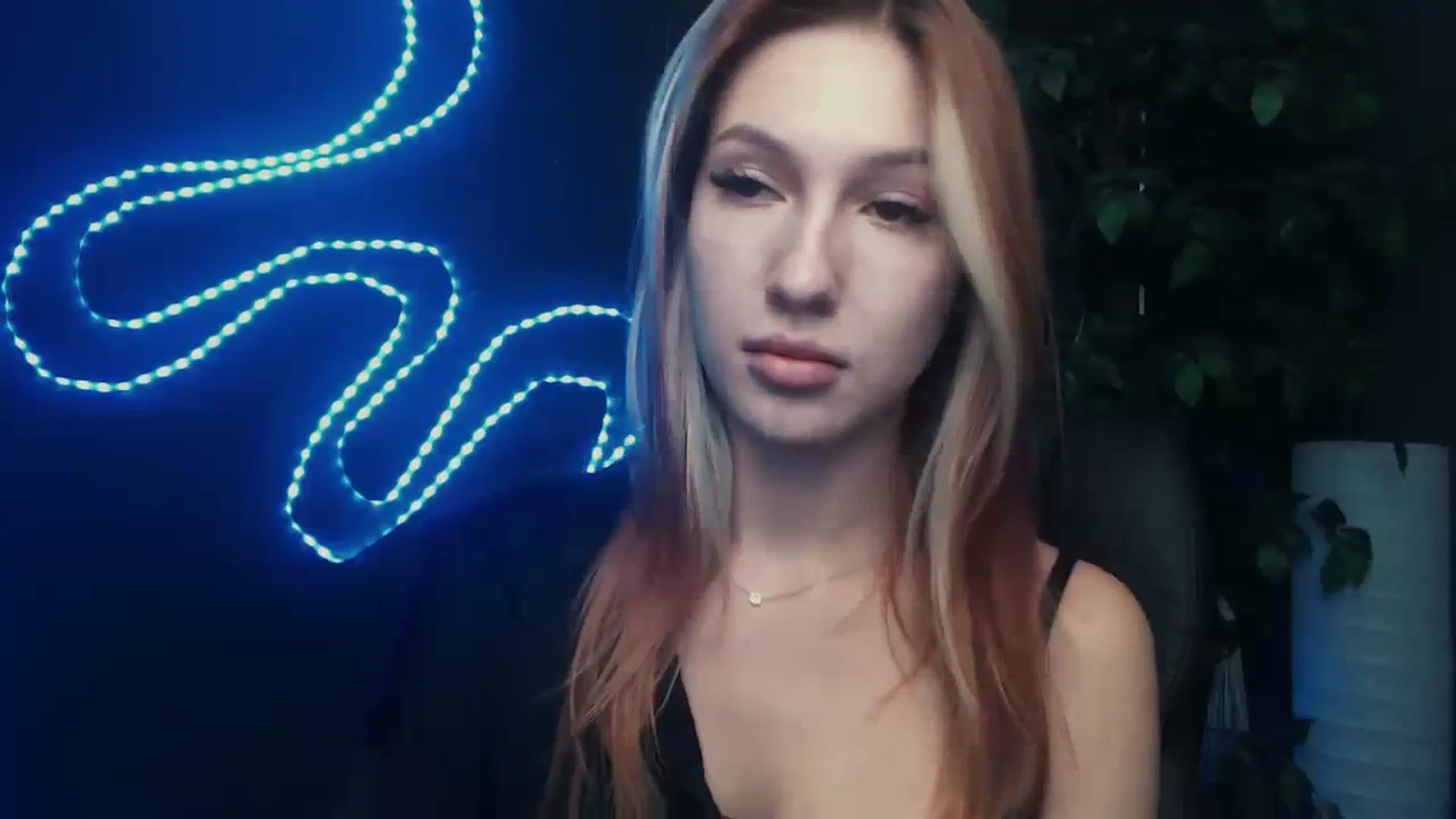 Gallery image thumbnail from LovelyGin's myfreecams stream on, 10/13/2023, 14:19 image 13 of 20