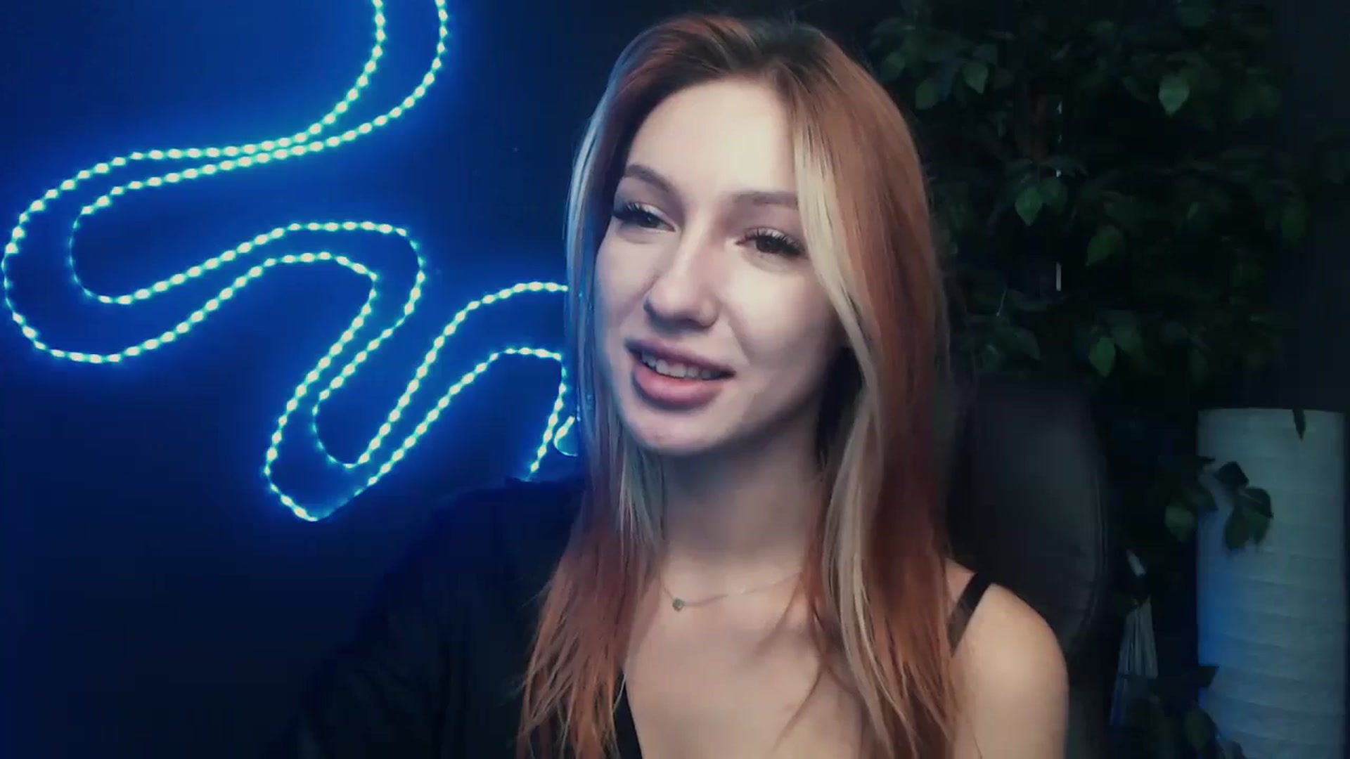 Gallery image thumbnail from LovelyGin's myfreecams stream on, 10/13/2023, 14:19 image 12 of 20