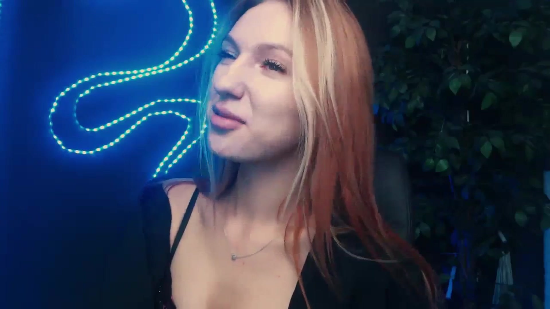 Gallery image thumbnail from LovelyGin's myfreecams stream on, 10/17/2023, 13:19 image 16 of 20
