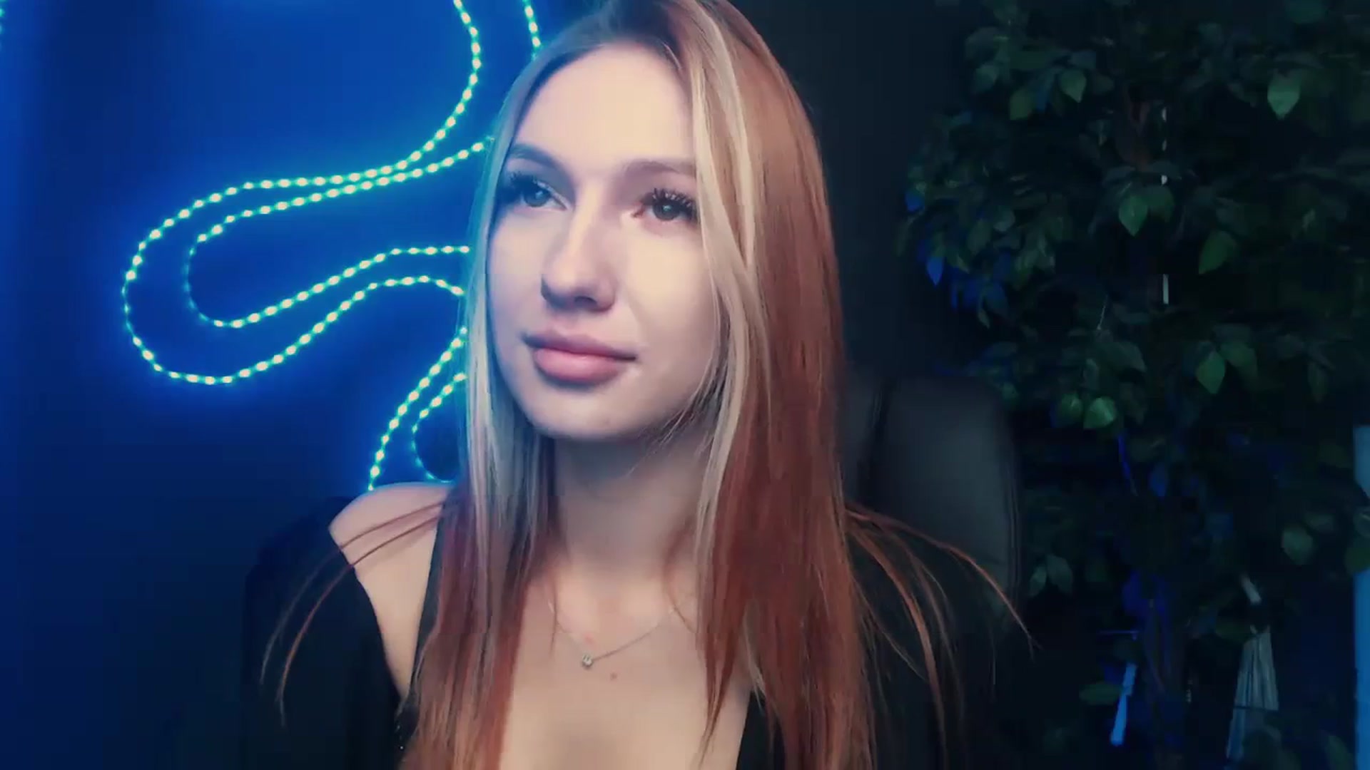 Gallery image thumbnail from LovelyGin's myfreecams stream on, 10/17/2023, 13:19 image 19 of 20