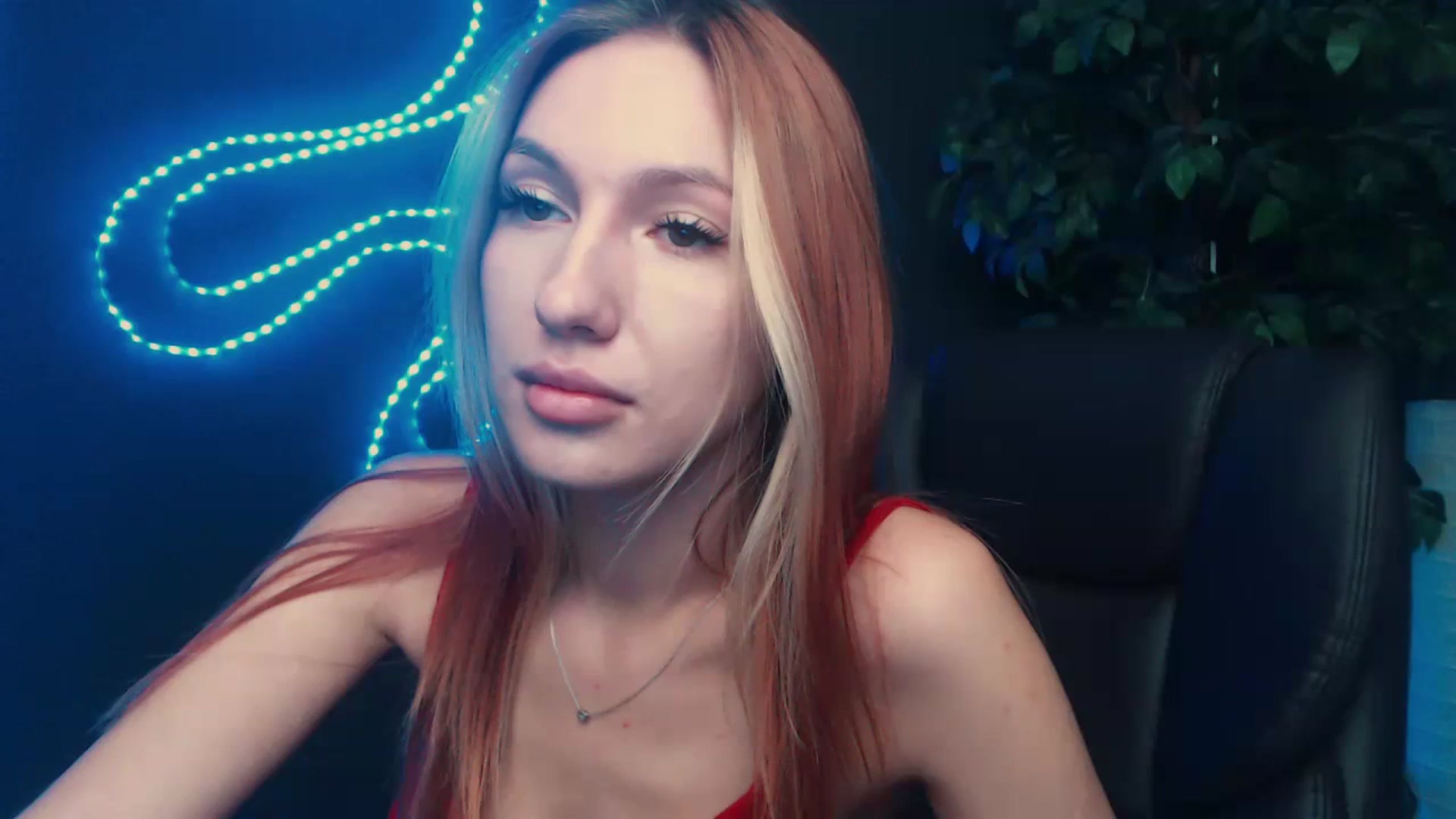 Gallery image thumbnail from LovelyGin's myfreecams stream on, 10/17/2023, 14:37 image 15 of 20