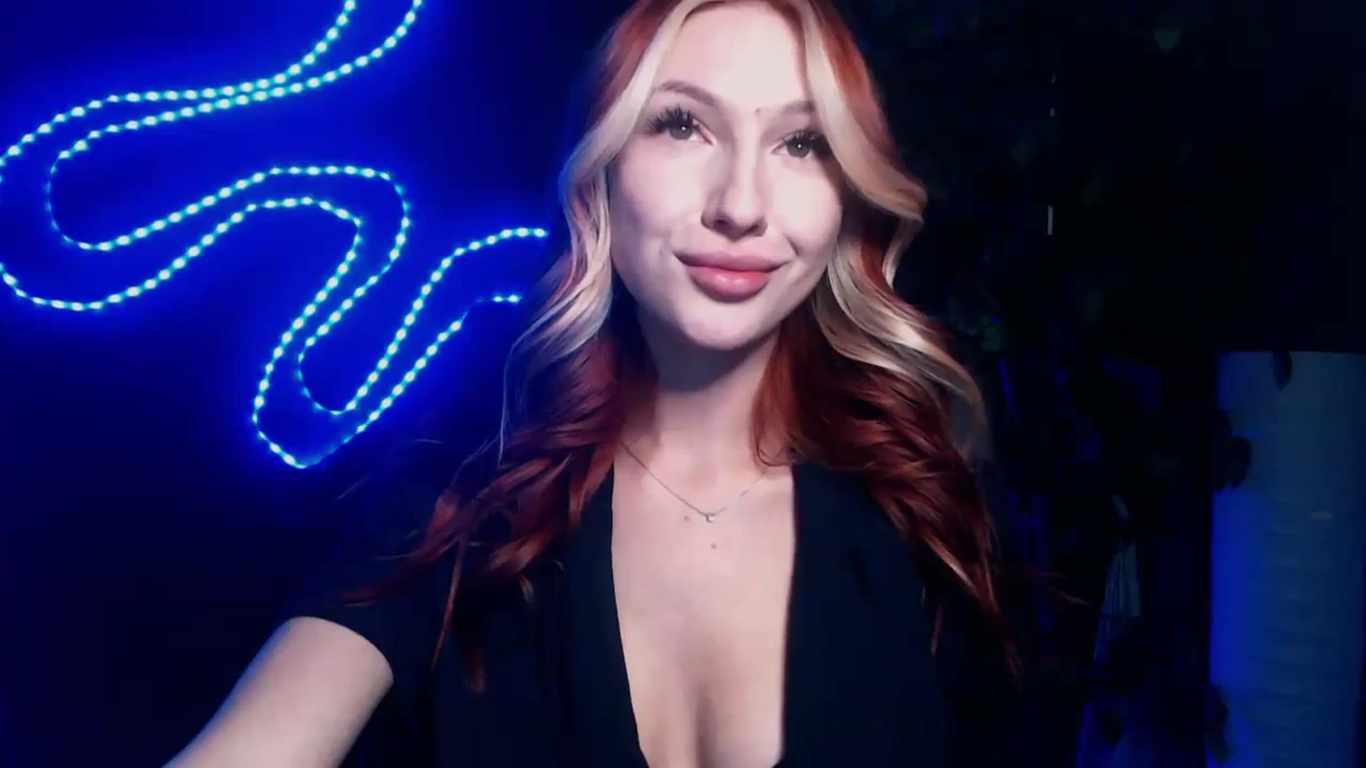 Gallery image thumbnail from LovelyGin's myfreecams stream on, 10/19/2023, 13:36 image 3 of 20