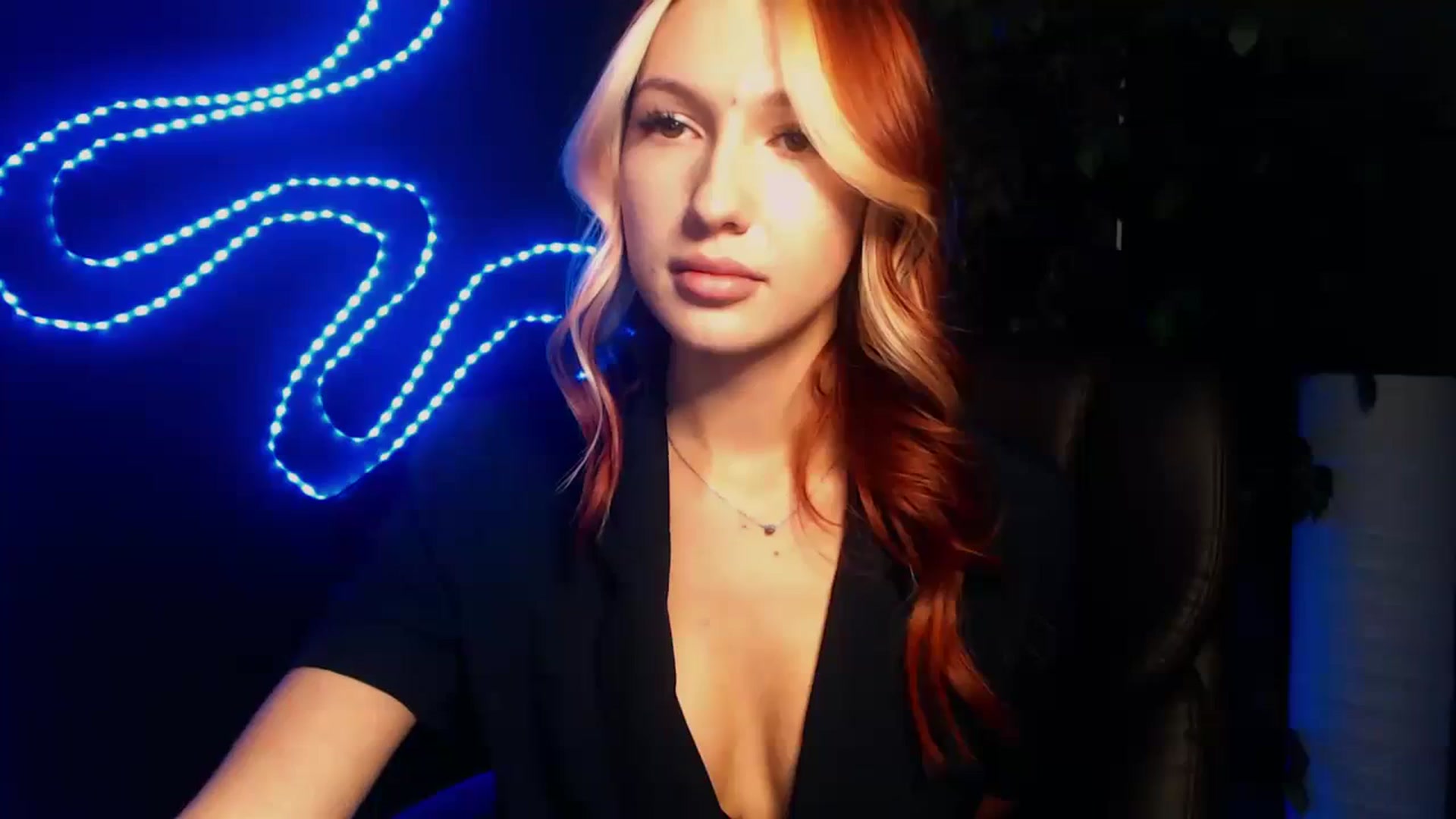 Gallery image thumbnail from LovelyGin's myfreecams stream on, 10/19/2023, 13:36 image 5 of 20