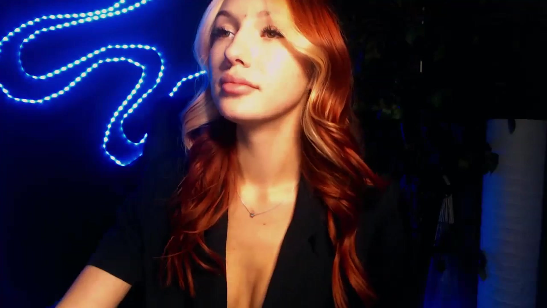 Gallery image thumbnail from LovelyGin's myfreecams stream on, 10/19/2023, 13:36 image 18 of 20