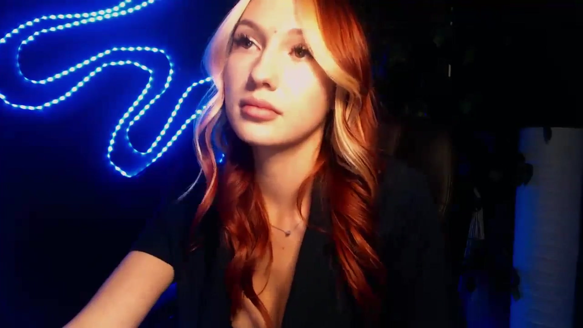 Gallery image thumbnail from LovelyGin's myfreecams stream on, 10/19/2023, 13:36 image 8 of 20