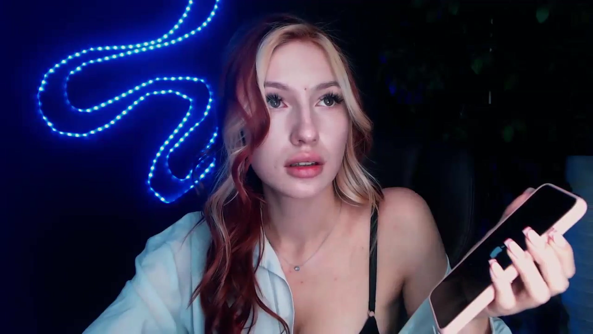 Gallery image thumbnail from LovelyGin's myfreecams stream on, 10/19/2023, 14:58 image 7 of 20