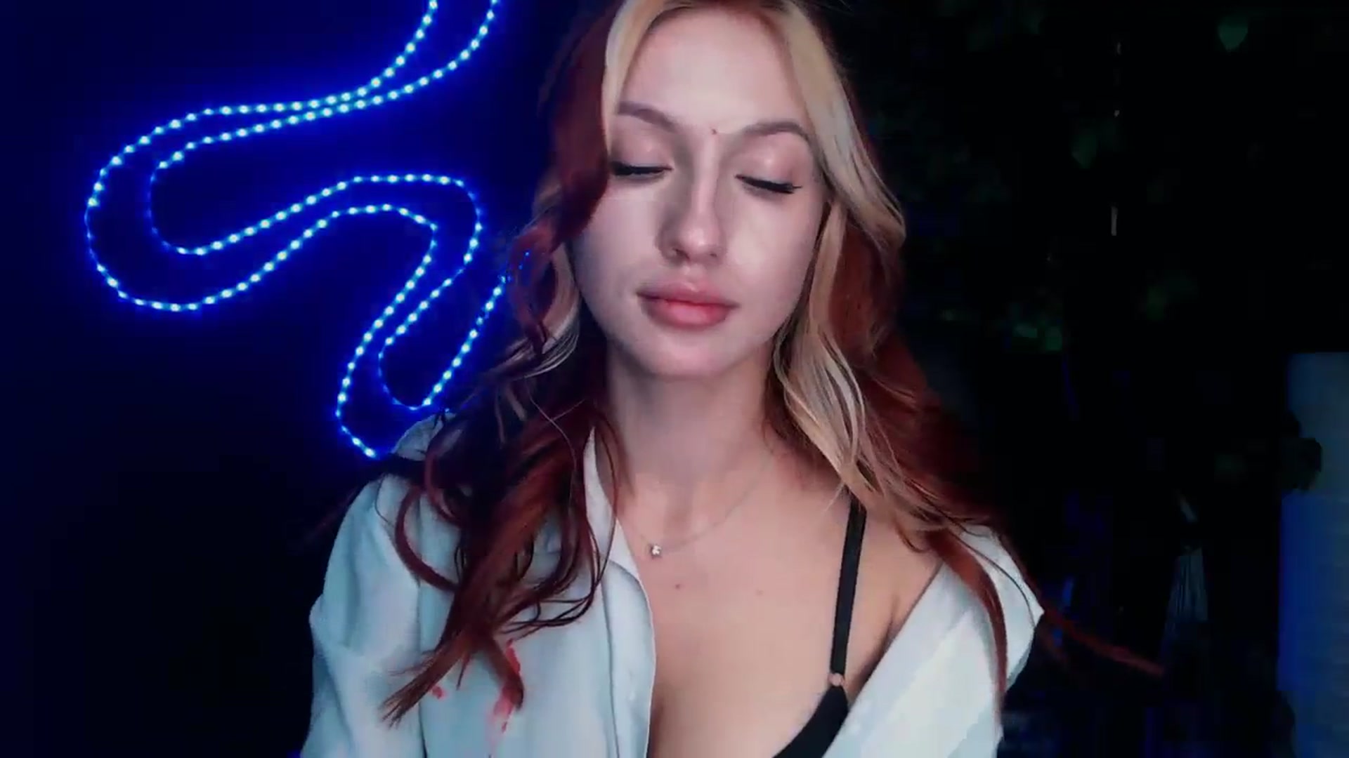 Gallery image thumbnail from LovelyGin's myfreecams stream on, 10/19/2023, 14:58 image 14 of 20
