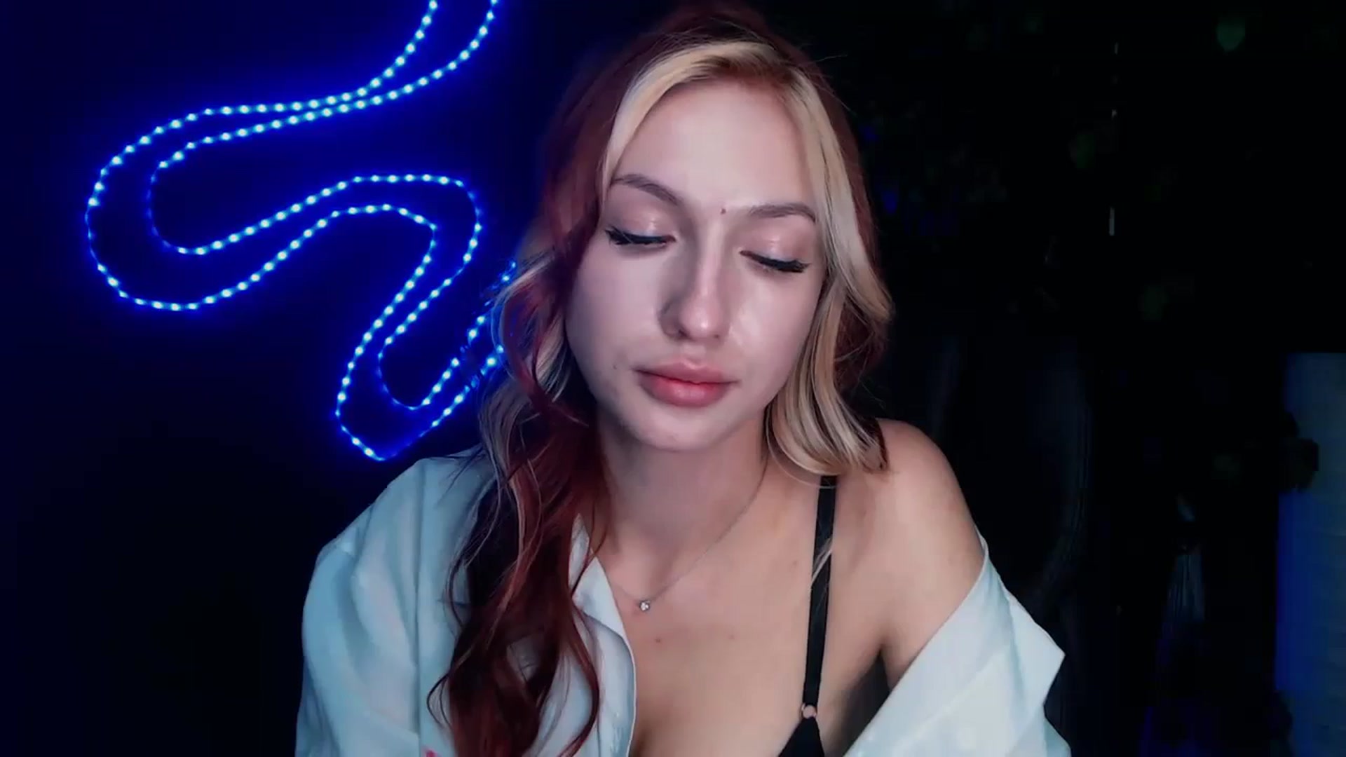 Gallery image thumbnail from LovelyGin's myfreecams stream on, 10/19/2023, 14:58 image 9 of 20