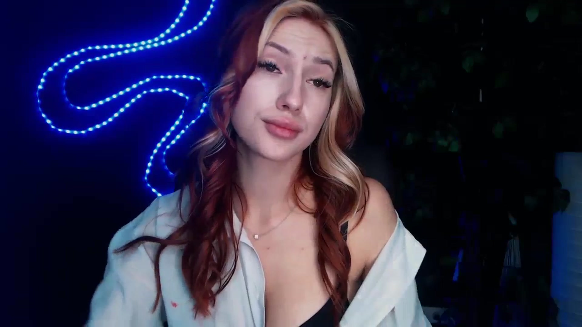 Gallery image thumbnail from LovelyGin's myfreecams stream on, 10/19/2023, 14:58 image 15 of 20