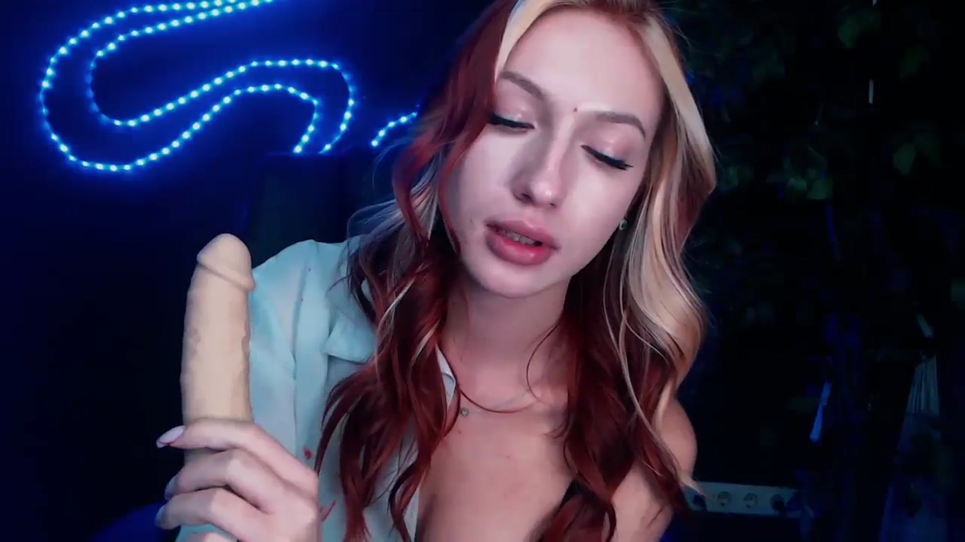 Gallery image thumbnail from LovelyGin's myfreecams stream on, 10/19/2023, 18:16 image 2 of 20