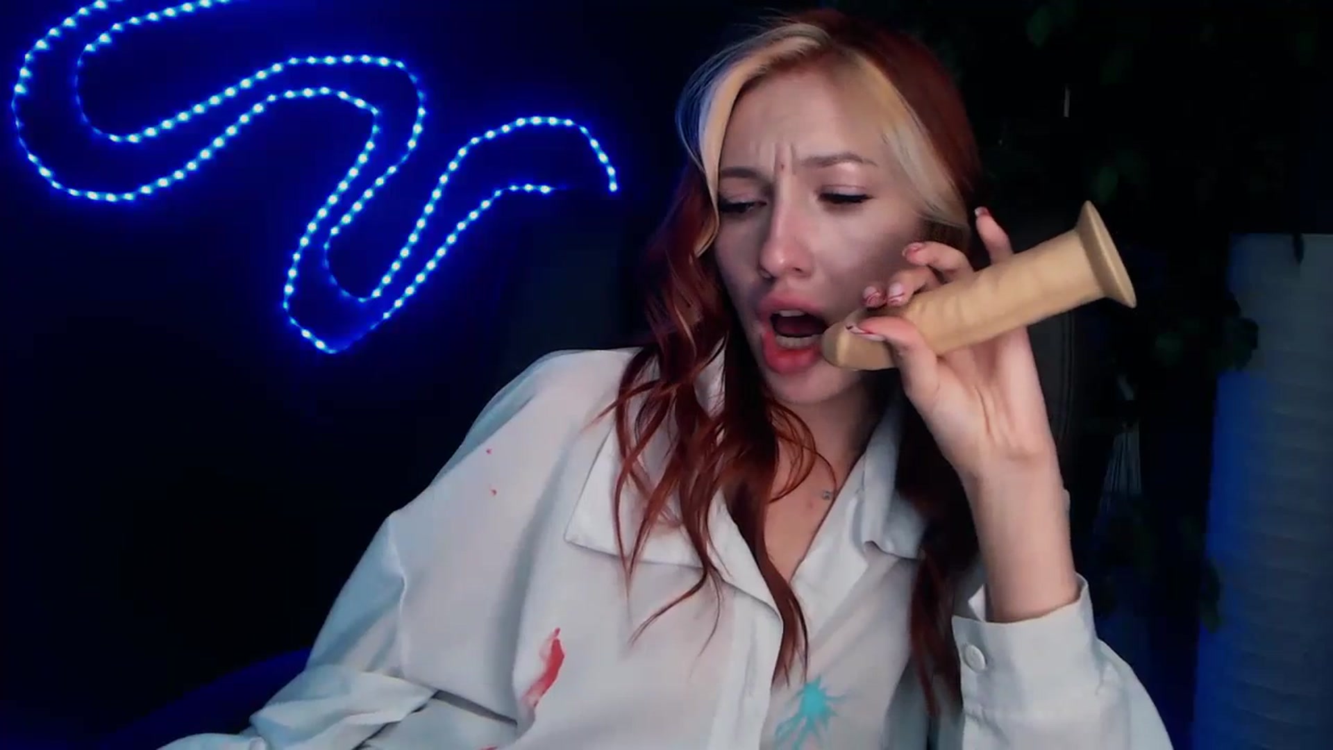 Gallery image thumbnail from LovelyGin's myfreecams stream on, 10/19/2023, 18:16 image 17 of 20