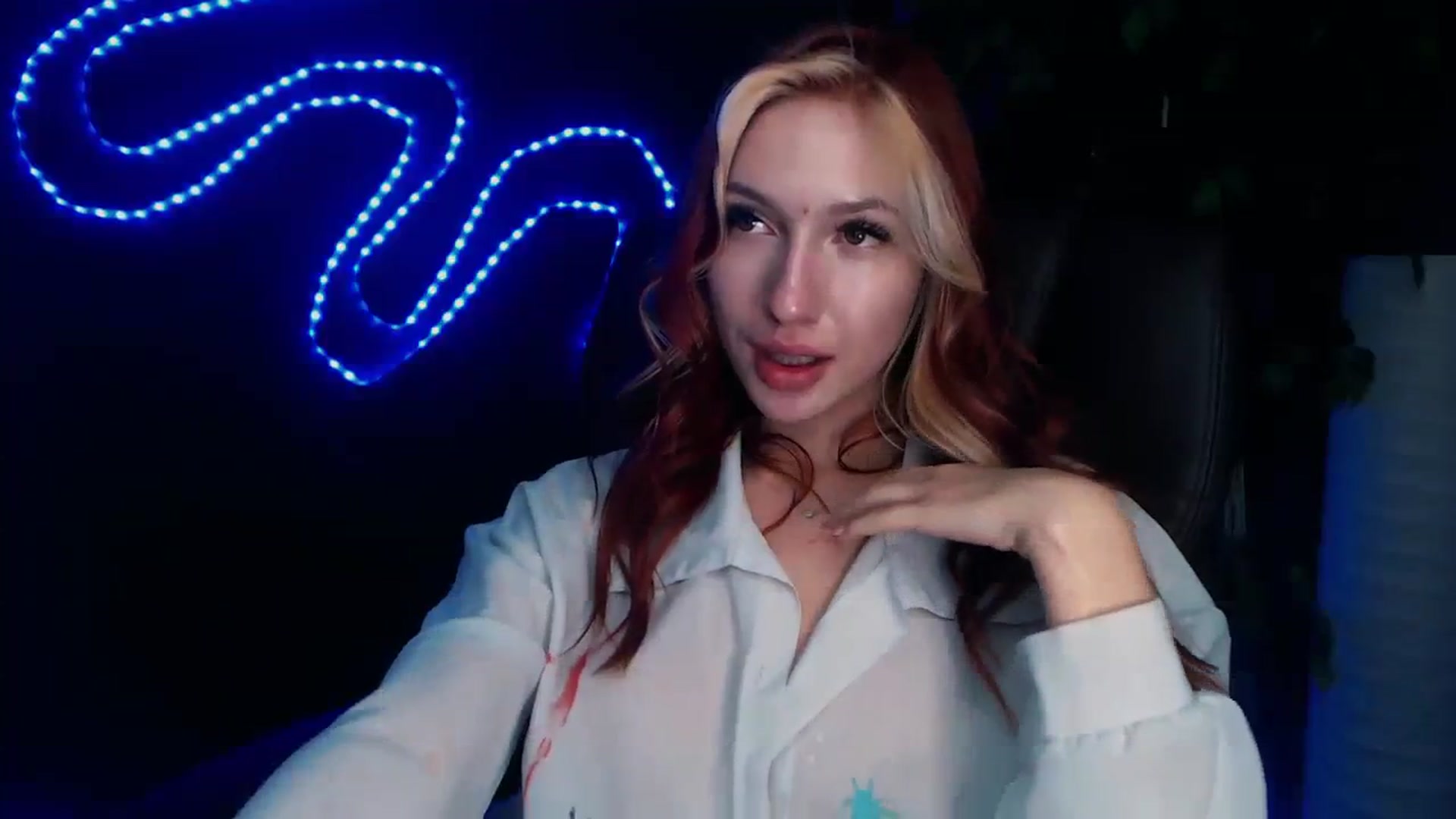 Gallery image thumbnail from LovelyGin's myfreecams stream on, 10/19/2023, 18:16 image 15 of 20