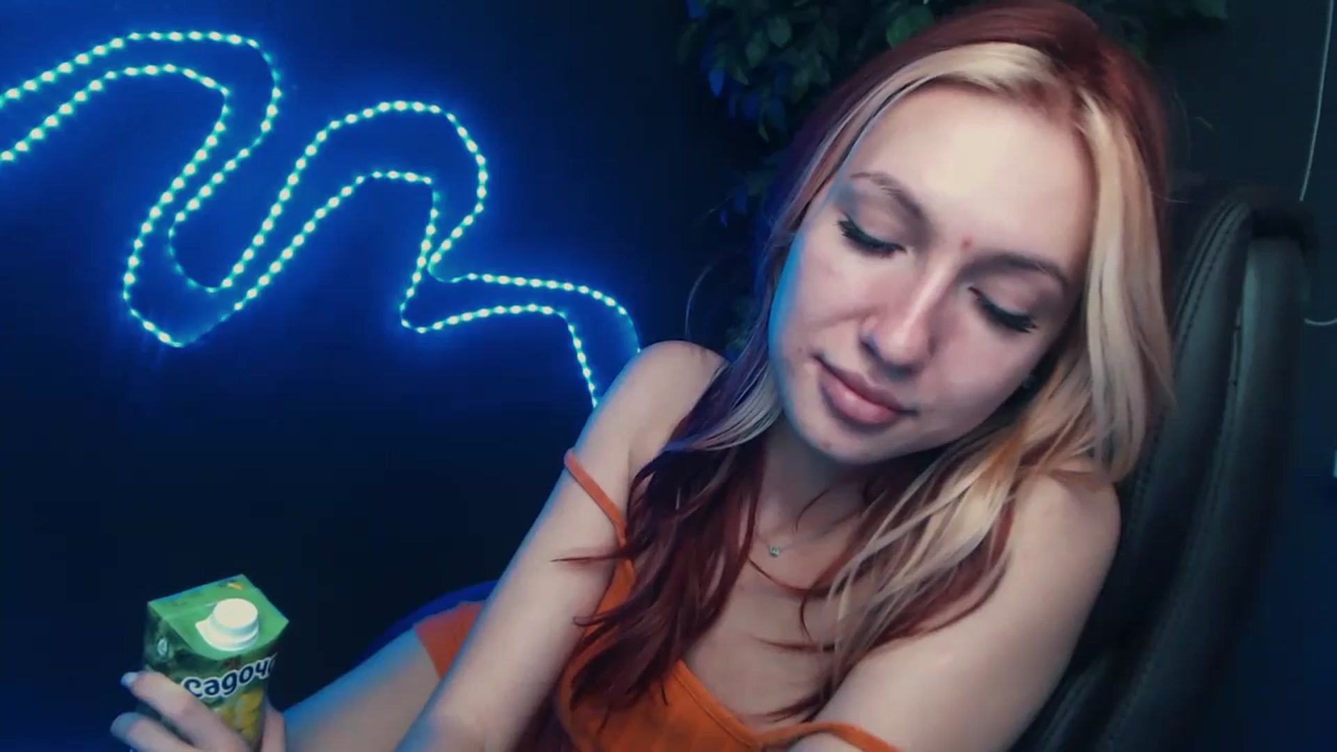 Gallery image thumbnail from LovelyGin's myfreecams stream on, 10/20/2023, 14:32 image 13 of 20