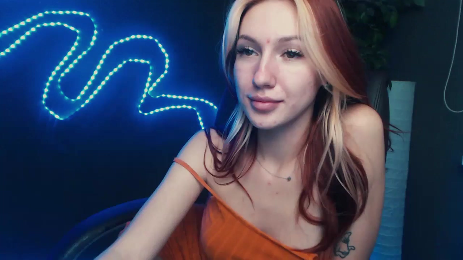 Gallery image thumbnail from LovelyGin's myfreecams stream on, 10/20/2023, 14:32 image 15 of 20