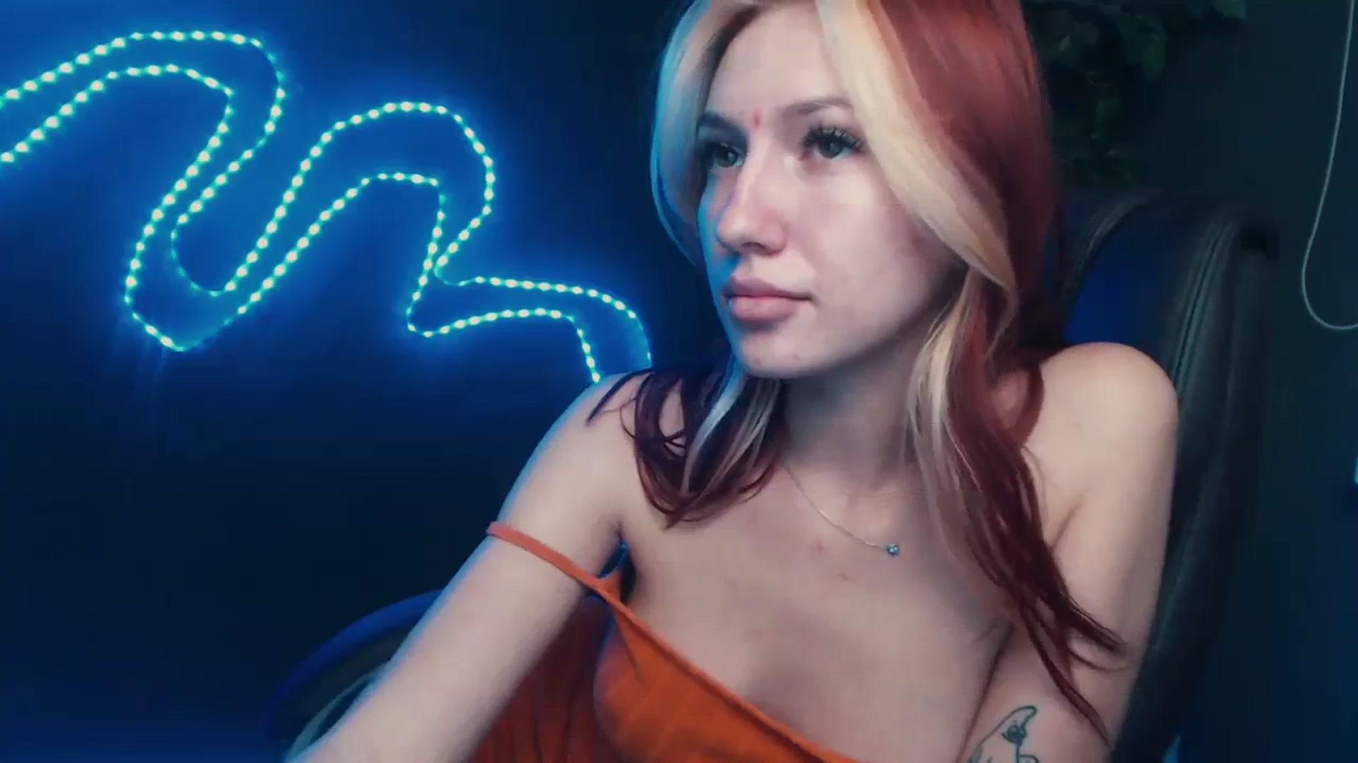 Gallery image thumbnail from LovelyGin's myfreecams stream on, 10/20/2023, 14:32 image 18 of 20