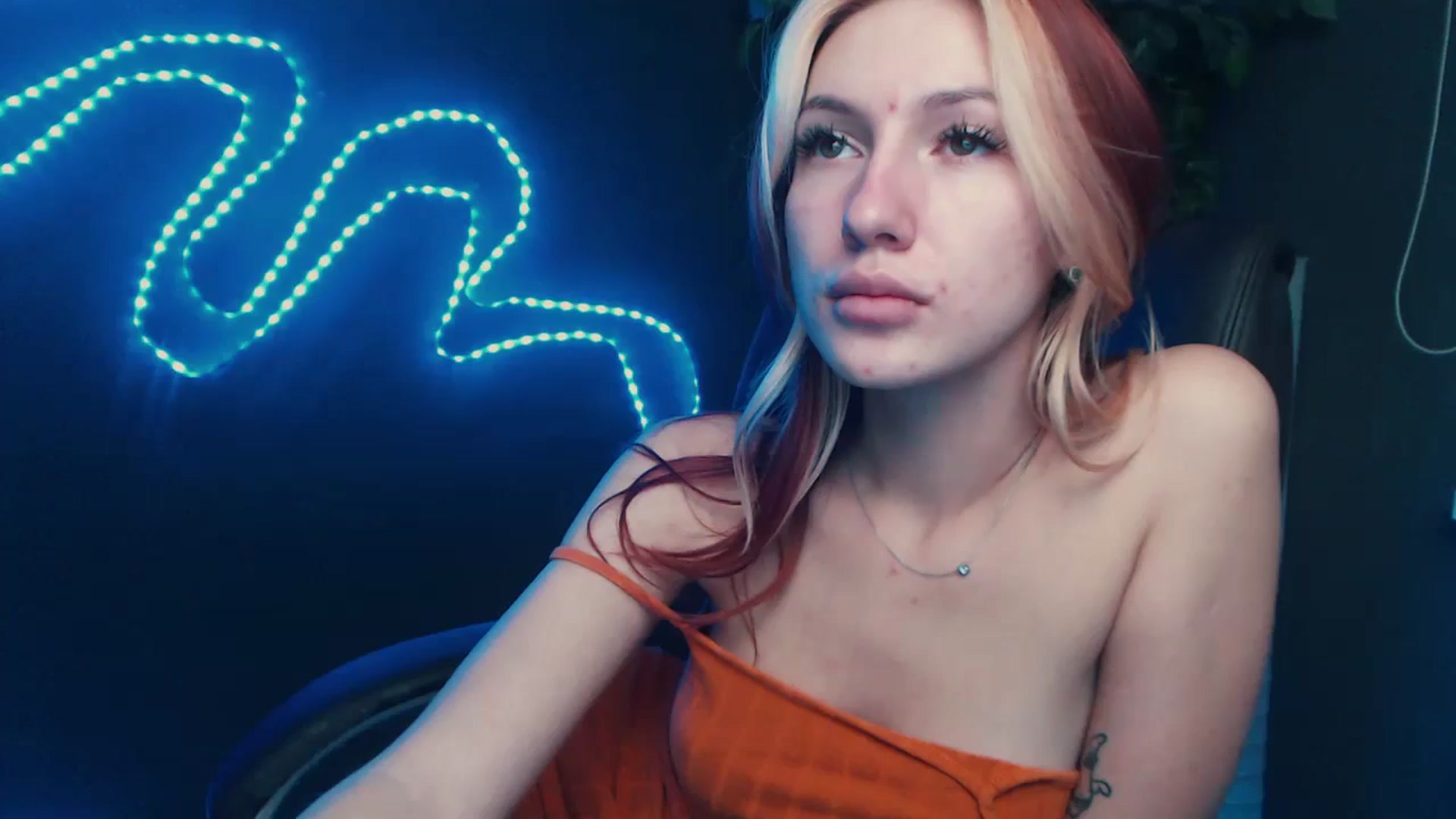 Gallery image thumbnail from LovelyGin's myfreecams stream on, 10/20/2023, 14:32 image 16 of 20