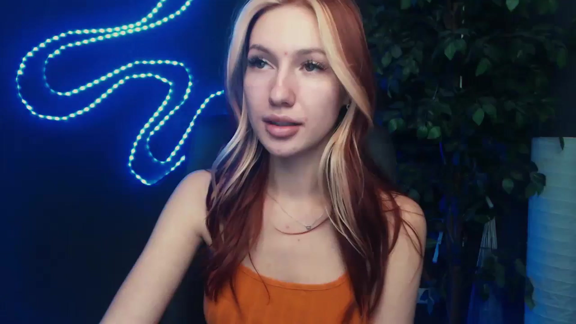 Gallery image thumbnail from LovelyGin's myfreecams stream on, 10/20/2023, 14:32 image 19 of 20