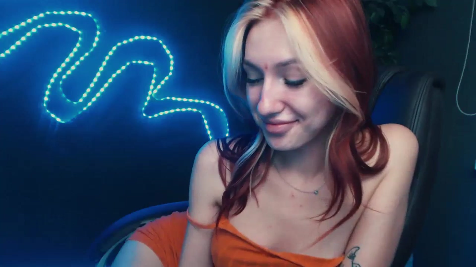 Gallery image thumbnail from LovelyGin's myfreecams stream on, 10/20/2023, 14:32 image 17 of 20