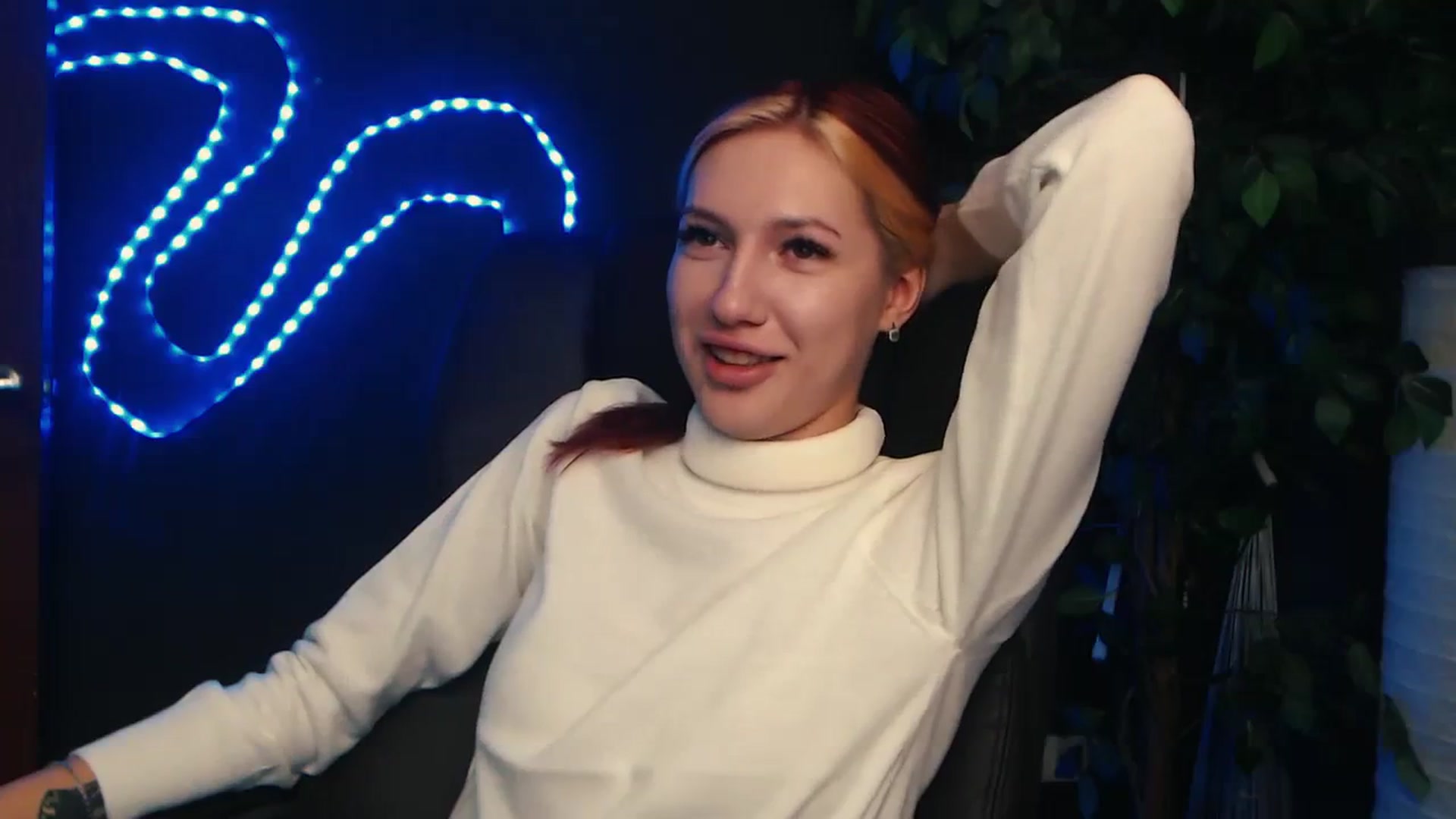 Gallery image thumbnail from LovelyGin's myfreecams stream on, 10/23/2023, 13:51 image 3 of 20