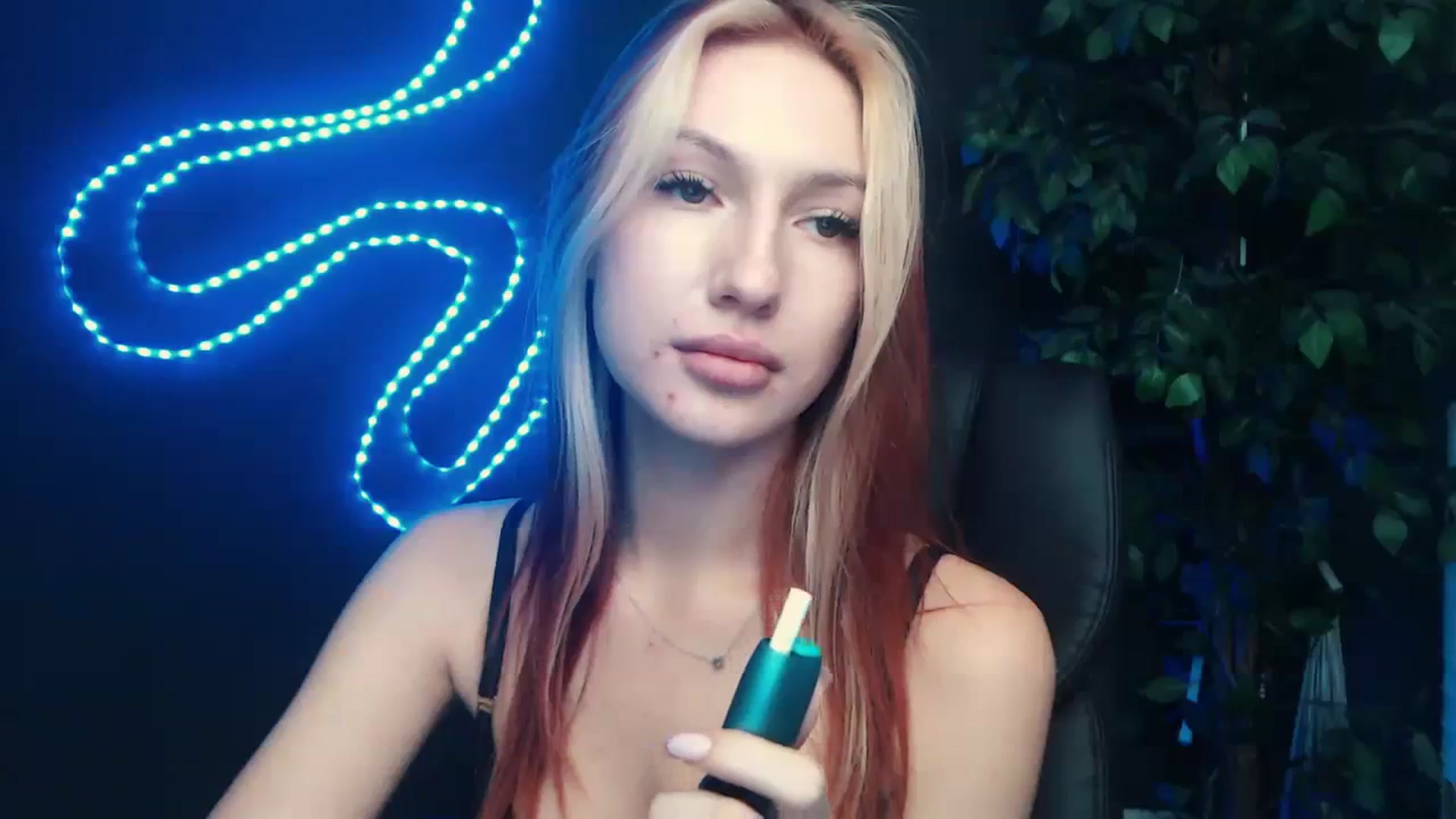 Gallery image thumbnail from LovelyGin's myfreecams stream on, 10/23/2023, 19:03 image 10 of 20