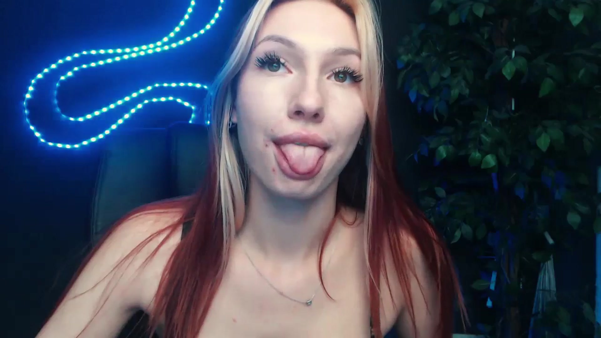 Gallery image thumbnail from LovelyGin's myfreecams stream on, 10/23/2023, 19:03 image 12 of 20