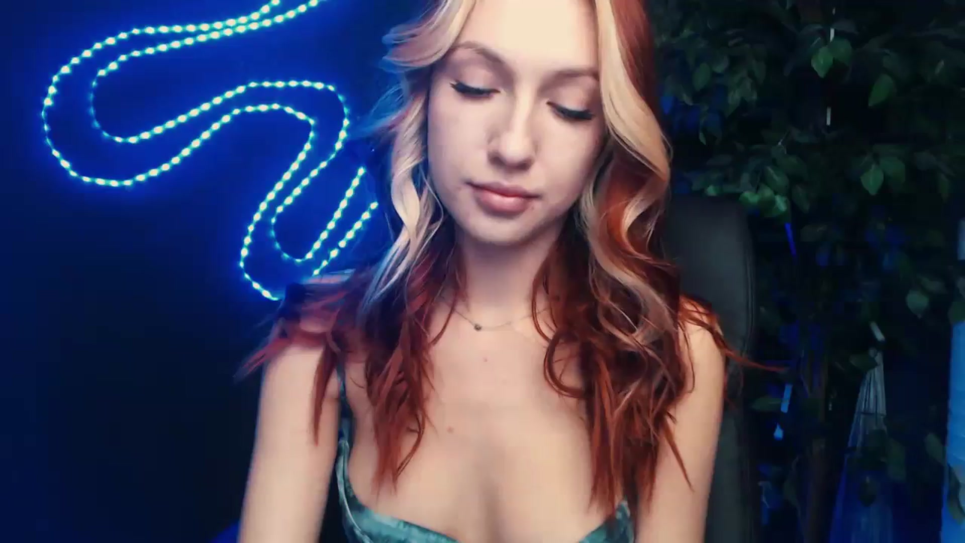 Gallery image thumbnail from LovelyGin's myfreecams stream on, 10/24/2023, 14:32 image 9 of 20