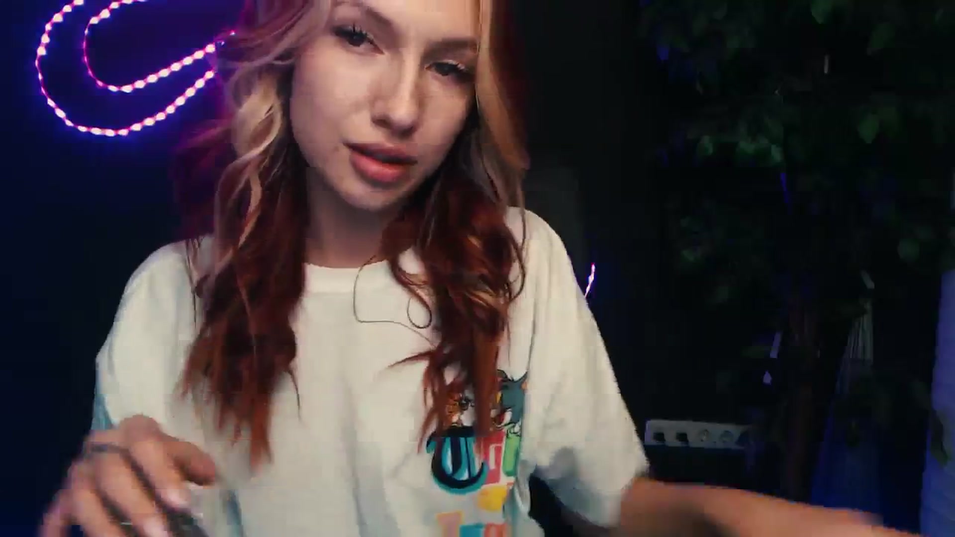 Gallery image thumbnail from LovelyGin's myfreecams stream on, 10/24/2023, 16:10 image 6 of 20