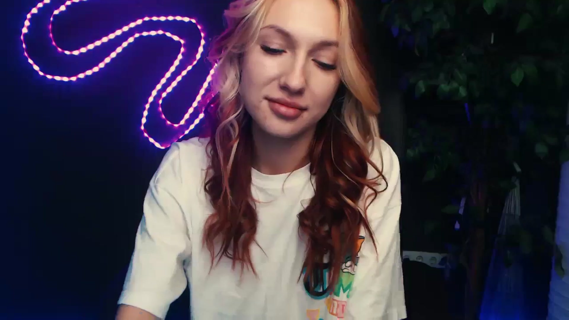 Gallery image thumbnail from LovelyGin's myfreecams stream on, 10/24/2023, 16:10 image 5 of 20