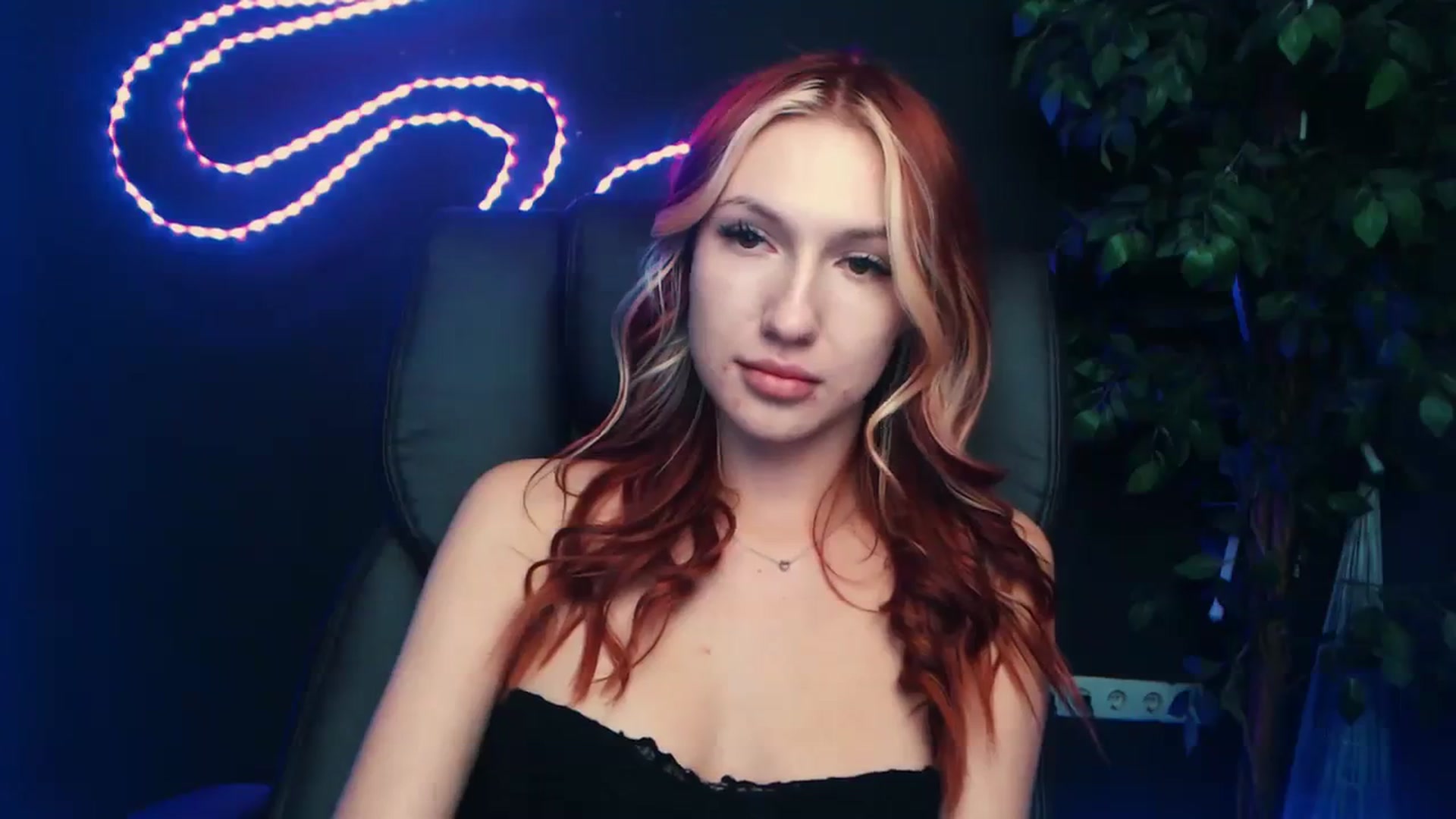 Gallery image thumbnail from LovelyGin's myfreecams stream on, 10/24/2023, 18:52 image 2 of 20