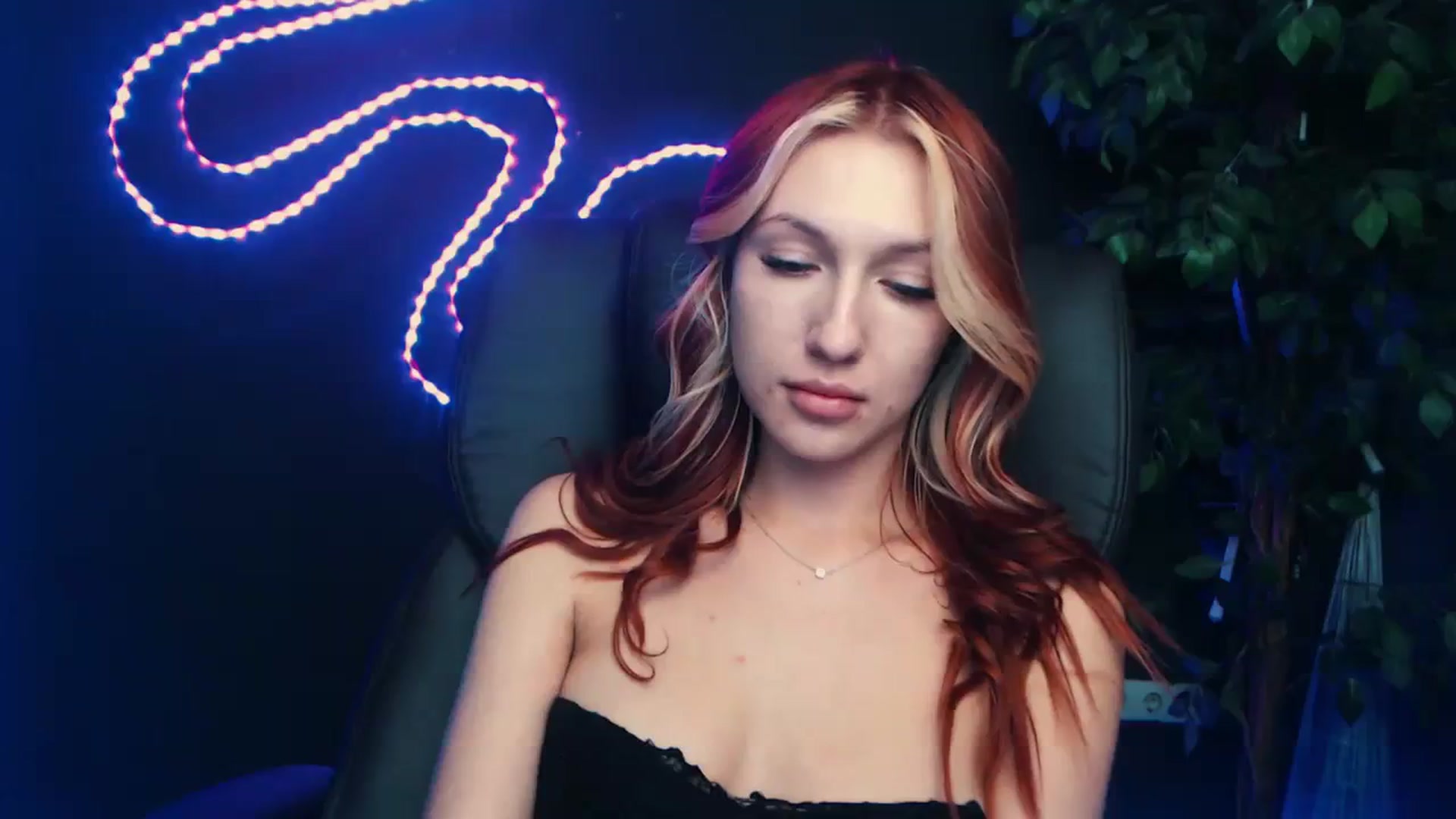 Gallery image thumbnail from LovelyGin's myfreecams stream on, 10/24/2023, 18:52 image 4 of 20