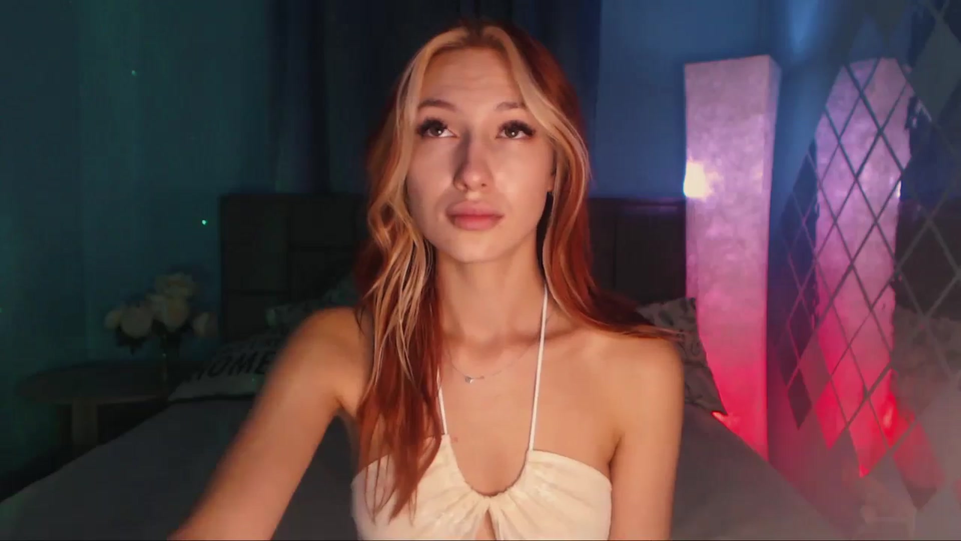 Gallery image thumbnail from LovelyGin's myfreecams stream on, 10/25/2023, 17:04 image 2 of 20