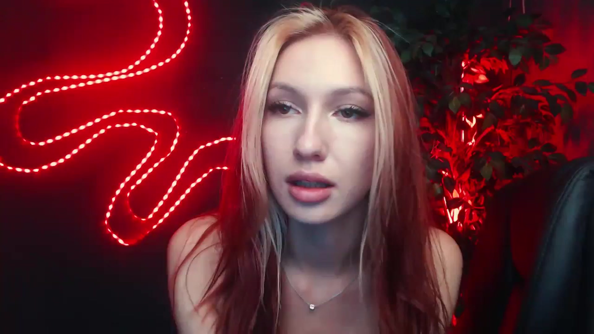 Gallery image thumbnail from LovelyGin's myfreecams stream on, 10/26/2023, 17:12 image 9 of 20