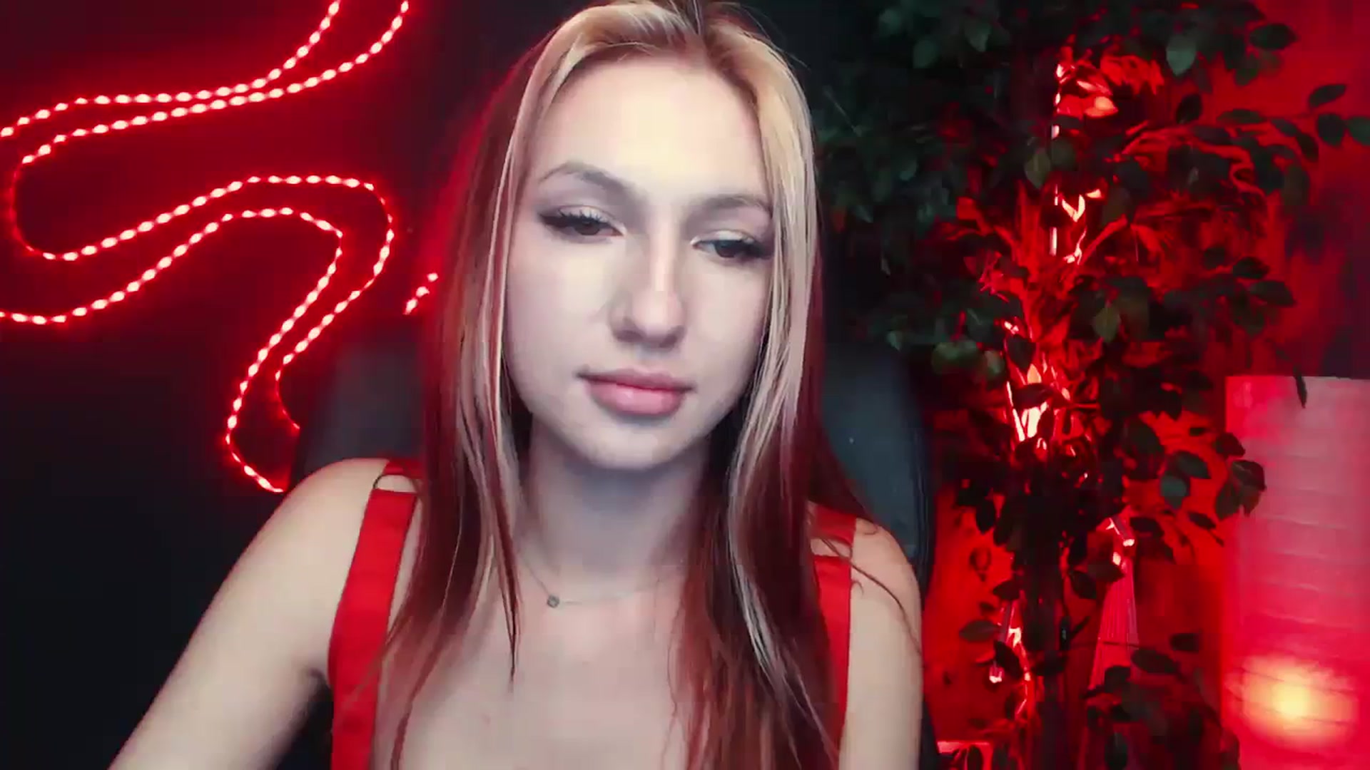 Gallery image thumbnail from LovelyGin's myfreecams stream on, 10/26/2023, 18:56 image 11 of 20