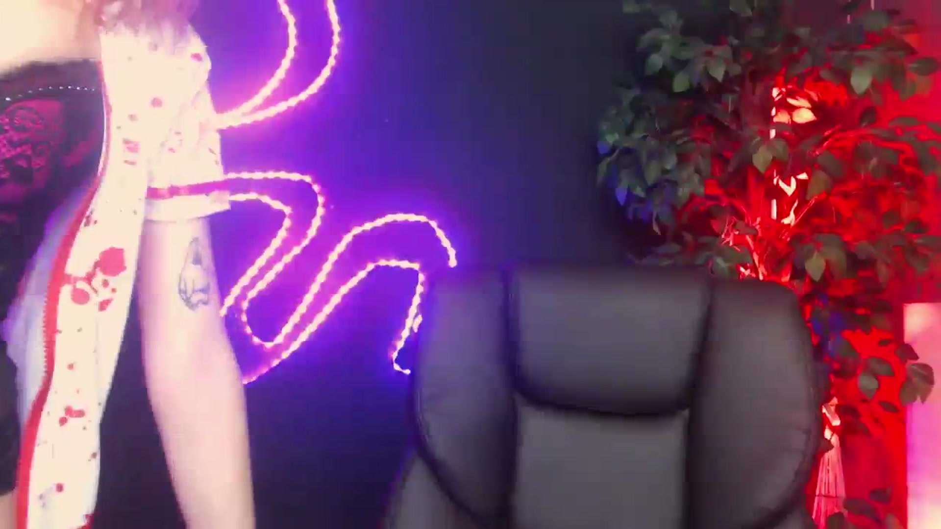 Gallery image thumbnail from LovelyGin's myfreecams stream on, 10/30/2023, 16:01 image 2 of 20