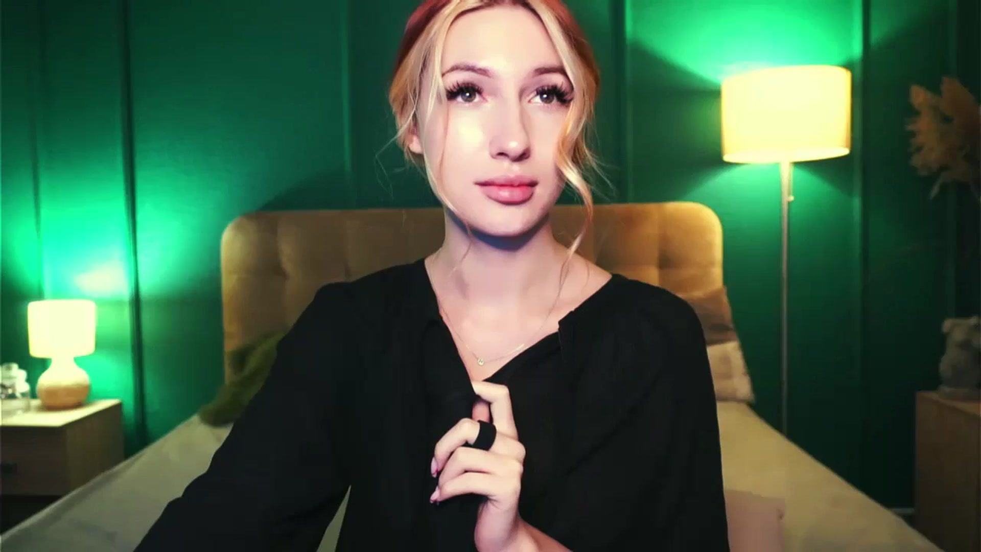 Gallery image thumbnail from LovelyGin's myfreecams stream on, 11/06/2023, 19:45 image 14 of 20