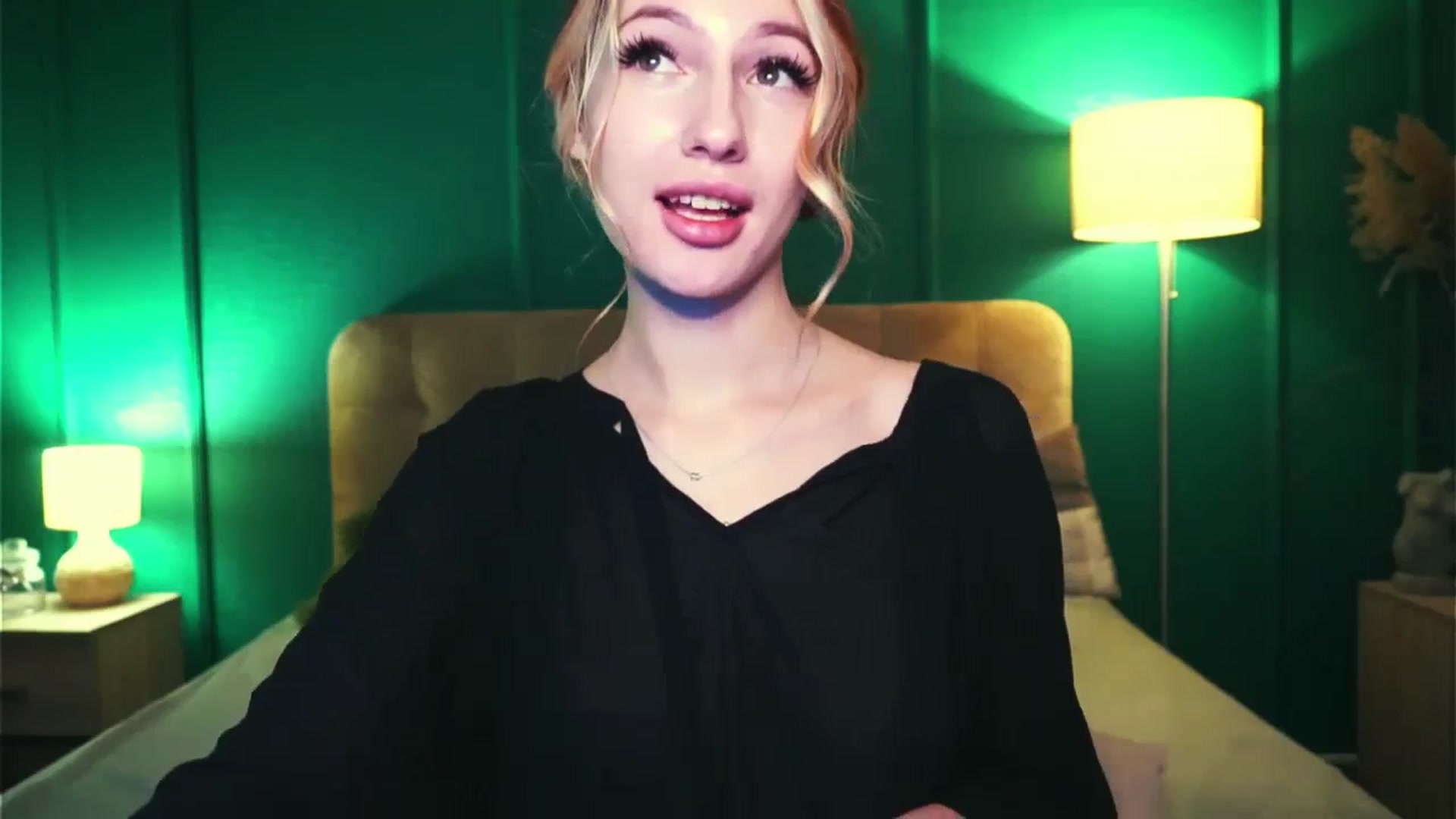 Gallery image thumbnail from LovelyGin's myfreecams stream on, 11/06/2023, 19:45 image 18 of 20