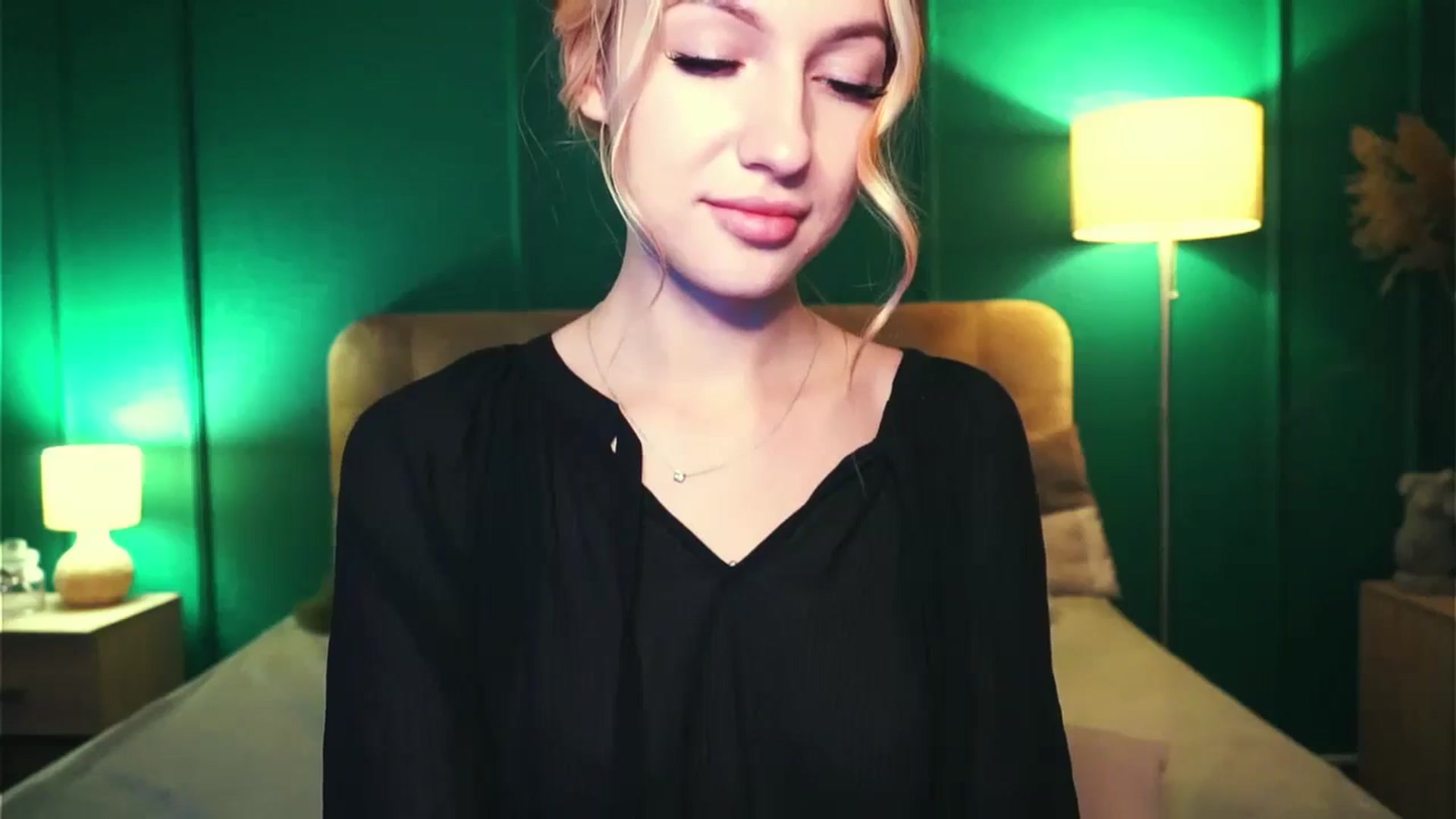 Gallery image thumbnail from LovelyGin's myfreecams stream on, 11/06/2023, 19:45 image 15 of 20